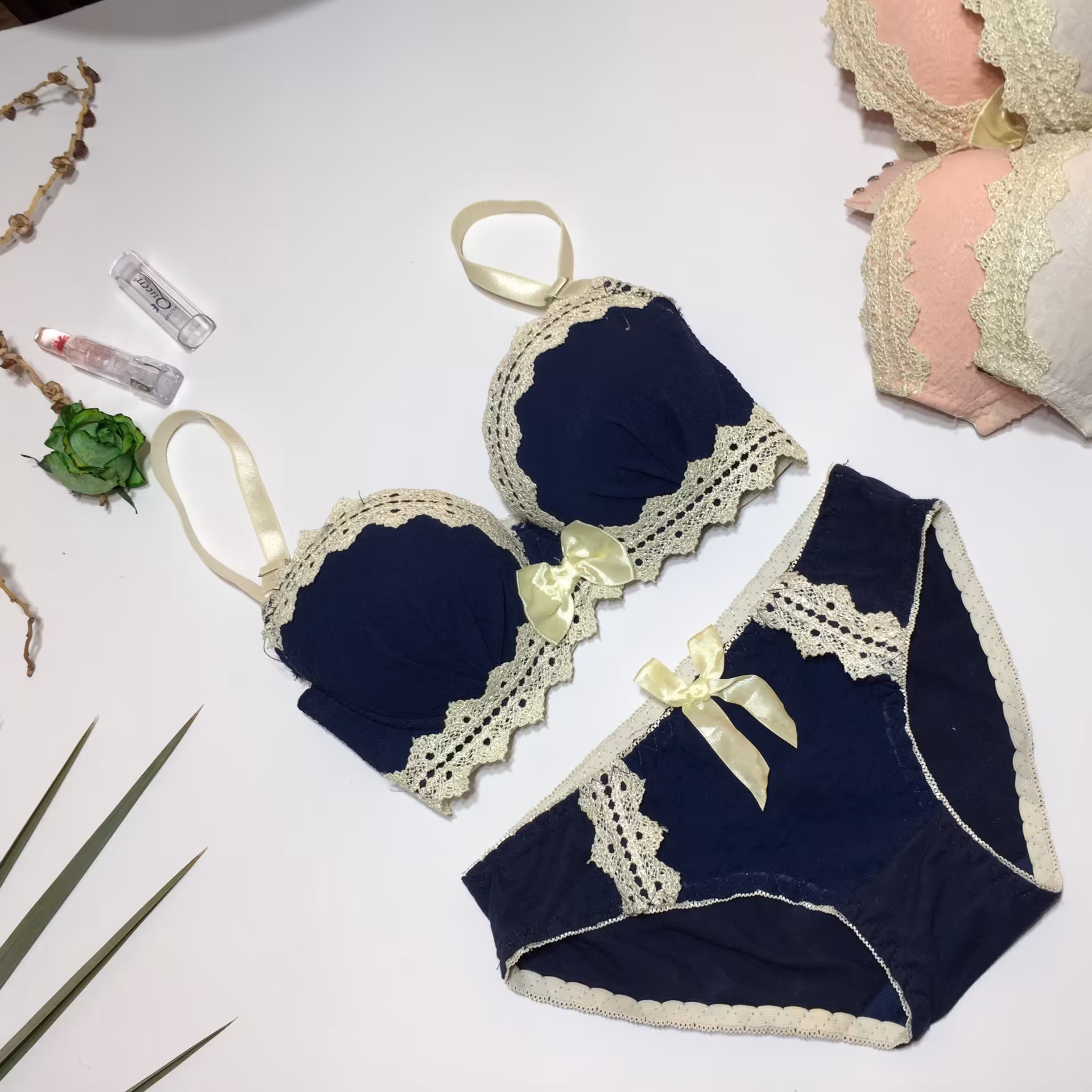 ست شورت و سوتین  اسفنجی رنگبندی سایز 70تا 90