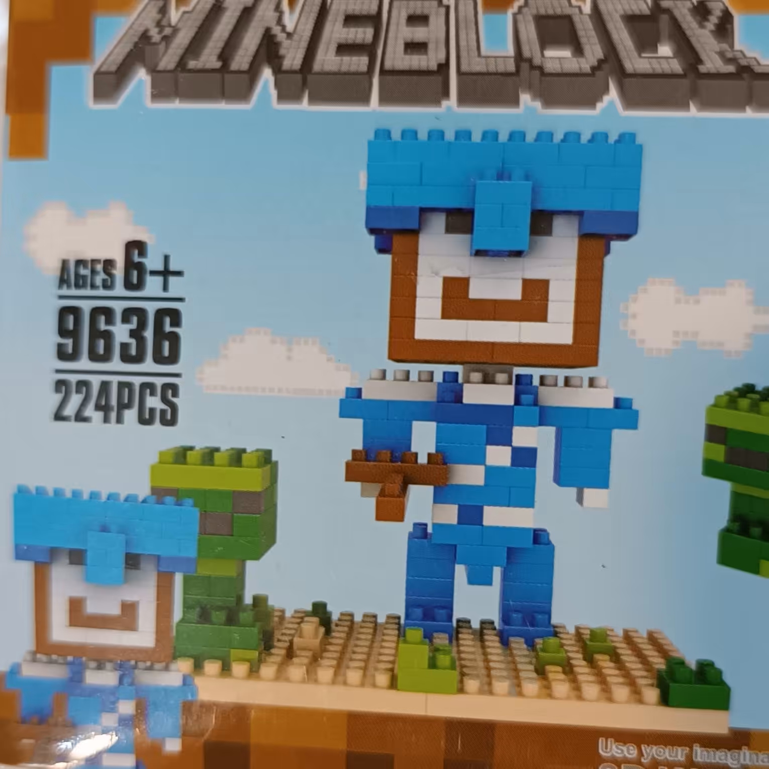 ساختنی کد 2 برند blocks world سایز مینی بیش از 200 قطعه