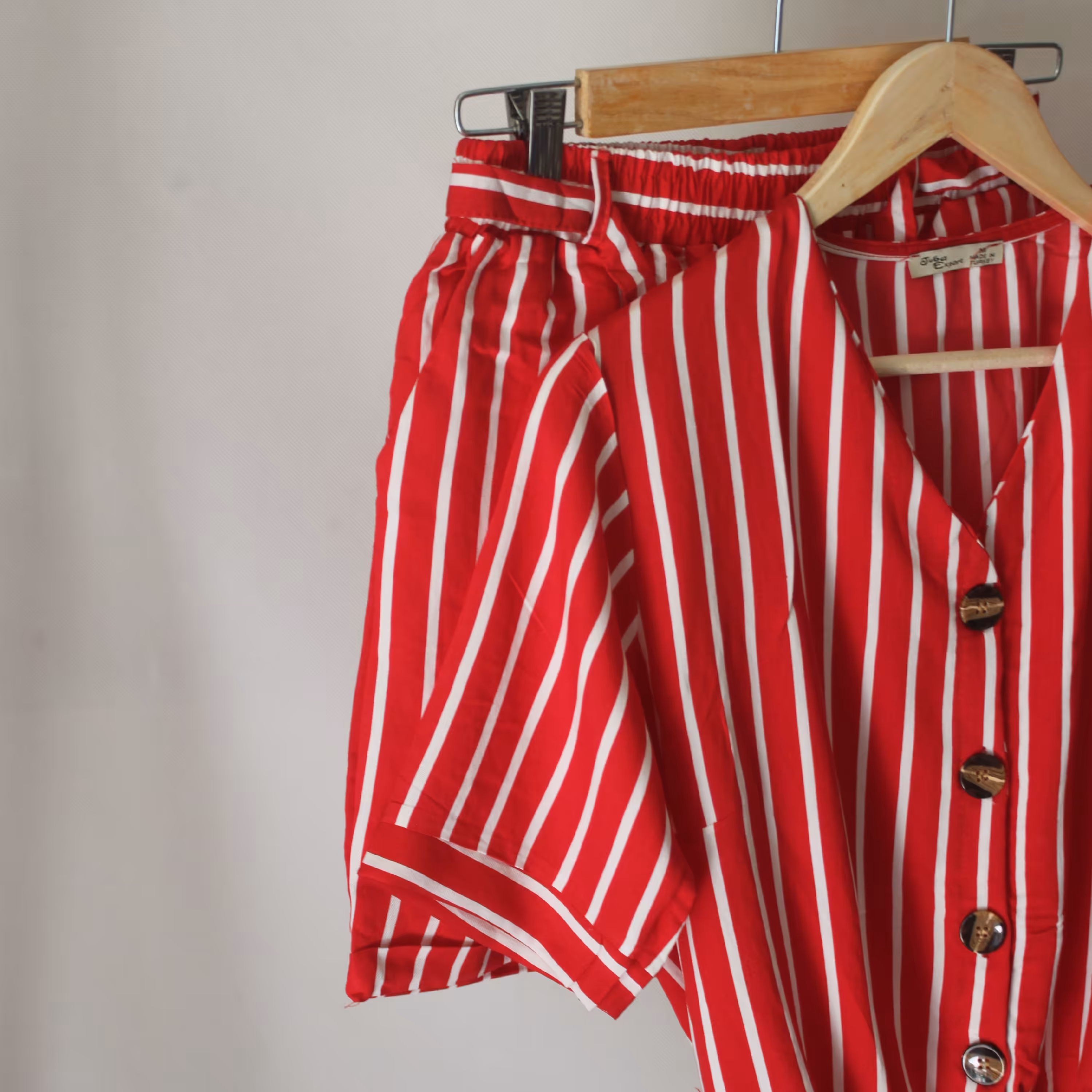 شومیز و شلوارک راه راه ، جنس لینن ، وارداتی ، دارای سایزبندی