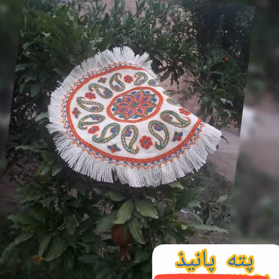 رومیزی بادامی