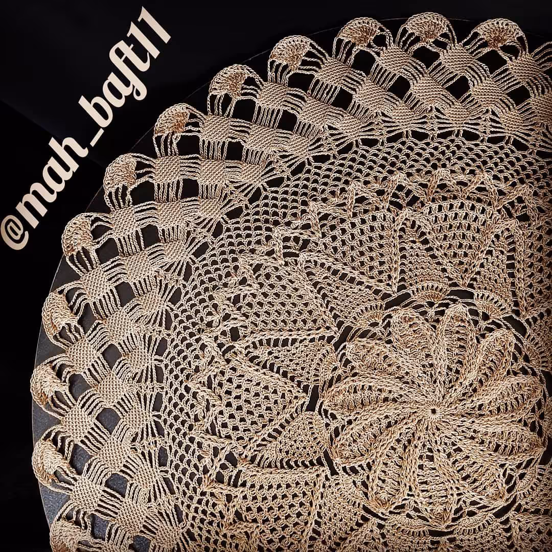 رومیزی گرد بزرگ طرح برجسته قطر 73 سانت جنس ابریشم