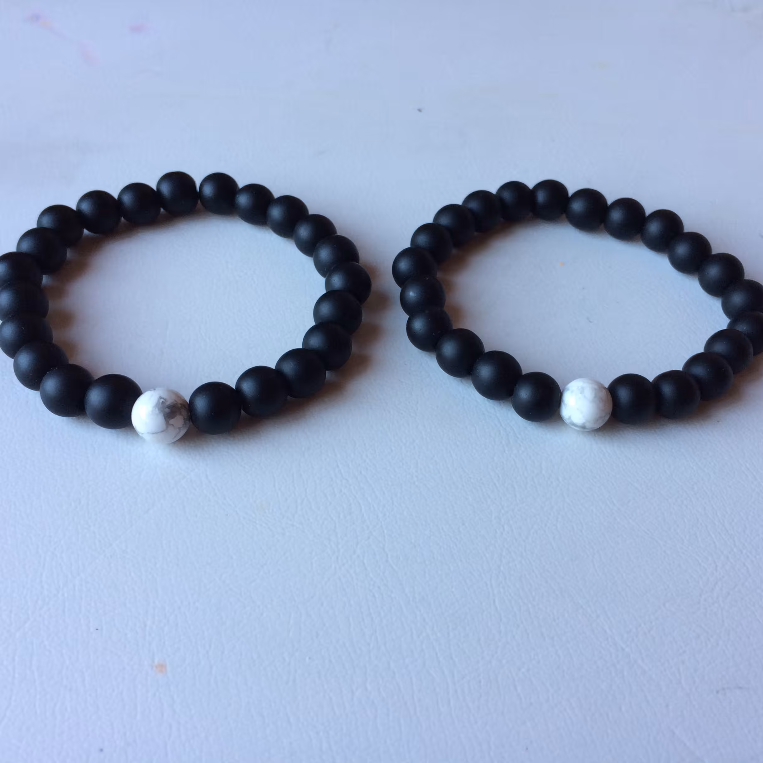 دستبند ست دوتایی  مردونه زنونه مشکی هولیت (ارسال رایگان)