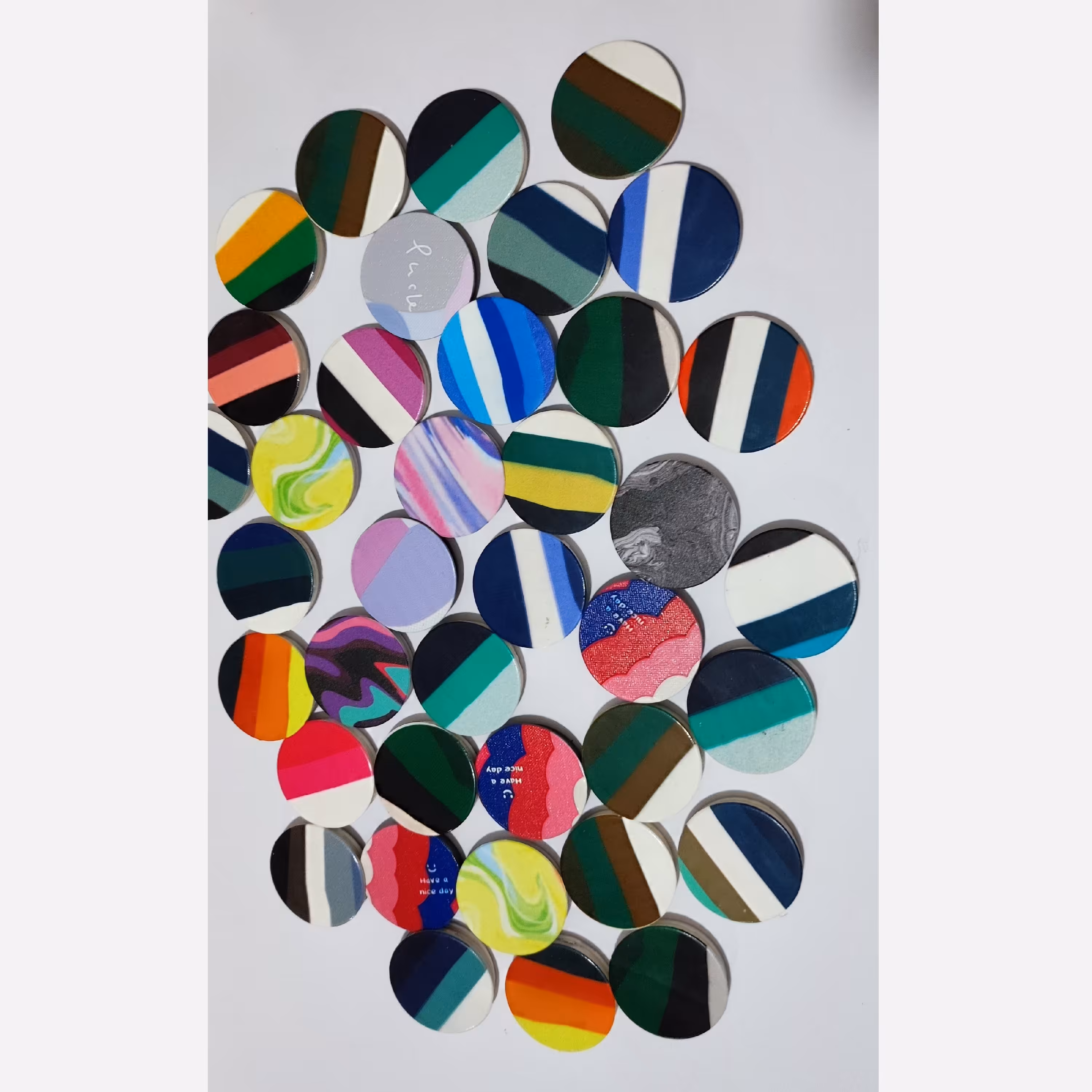 پاپ سوکت رنگین کمانی وابروبادی 