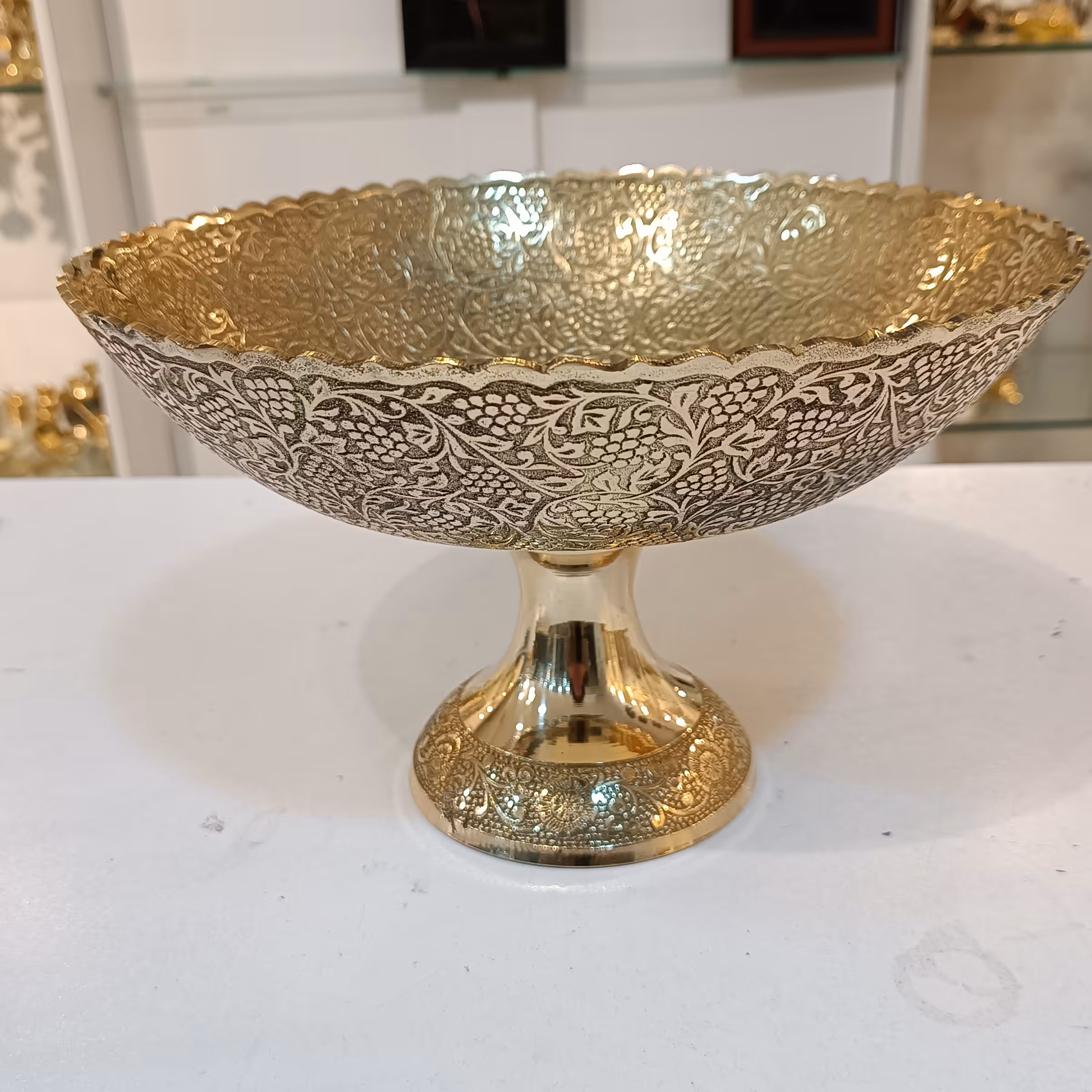 اجیل خوری برنجی(برنز) طرح گل و انگور وارداتی قطر 23مدل لبه ریز
کیفیت درجه یک
بدون تغییر رنگ
قابل استفاده
قابل شستشو