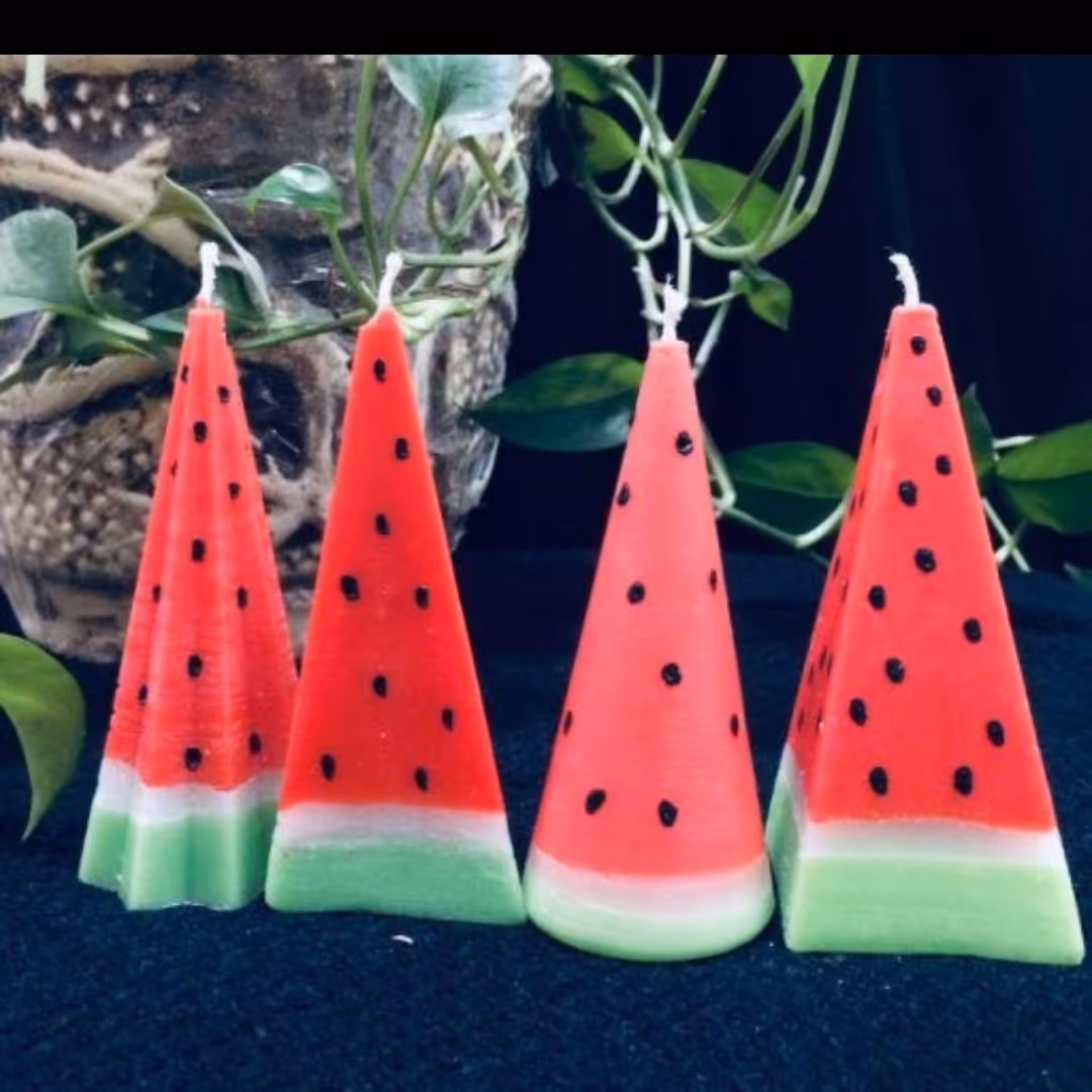 شمع هرمی طرح هندوانه مناسب شب یلدا