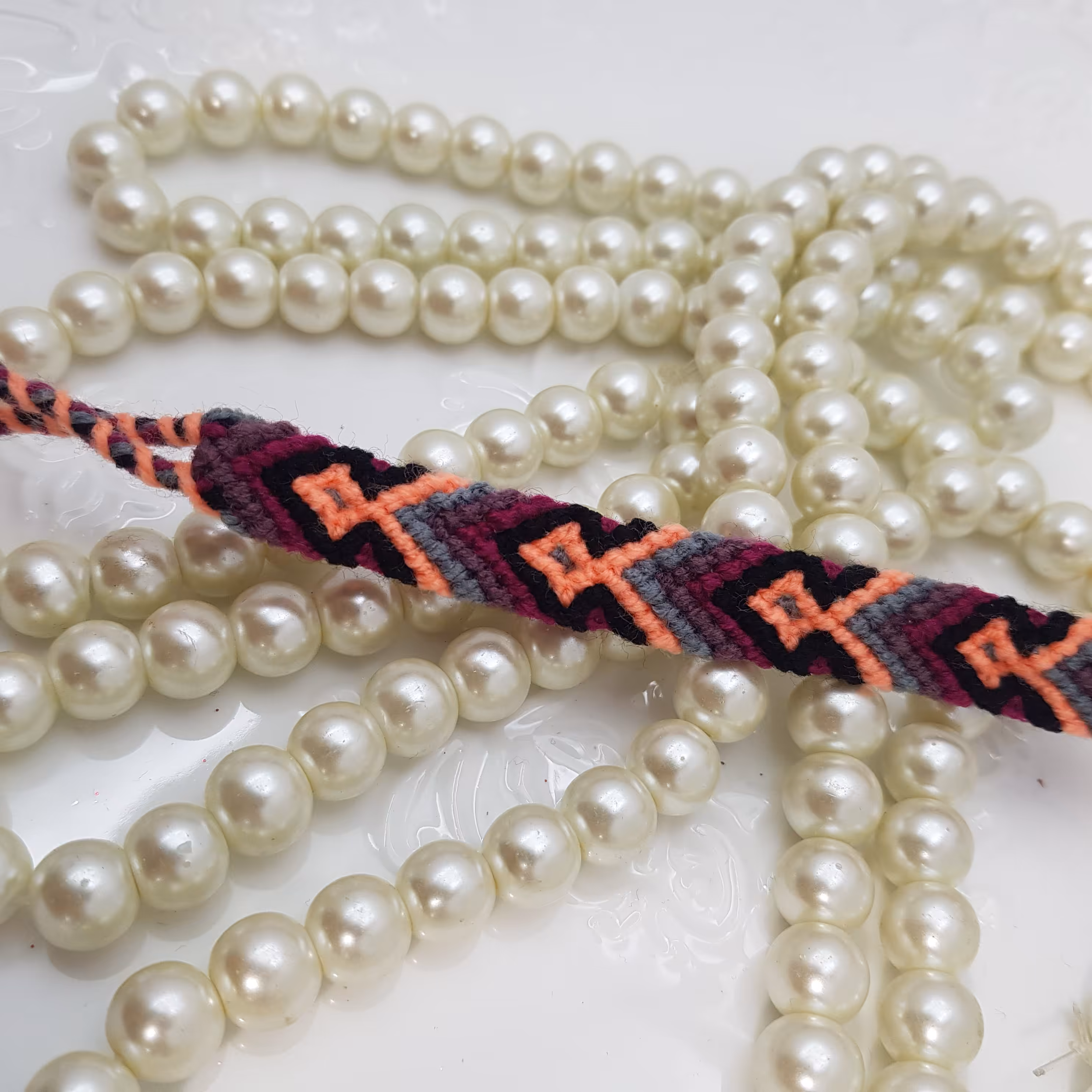 دستبند بافت،طرحها و رنگهای متنوع،قابل استفاده بعنوان پابند