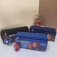 جامدادی دو زیپ قهرمانان با آویز عروسک سیلیکونی - اسپایدرمن