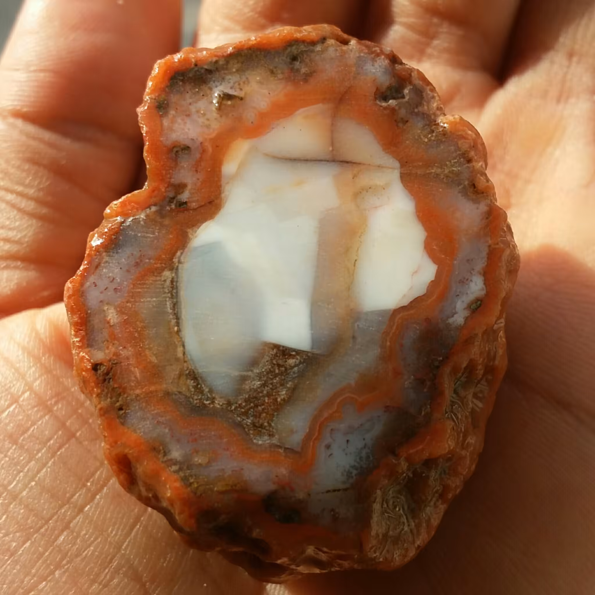 اسلایس سنگ راف عقیق سلیمانی قرمز و سفید محشر 100رصد طبیعی شاهکار خلقت