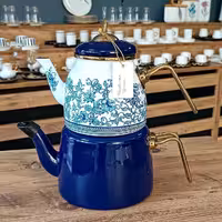 کتری و قوری لعابیبرند پاچی ترکظرفیت کتری 2 لیتری قوری 1 لیتری دستگیره نسوز  هزینه ارسال به عهده مشتری