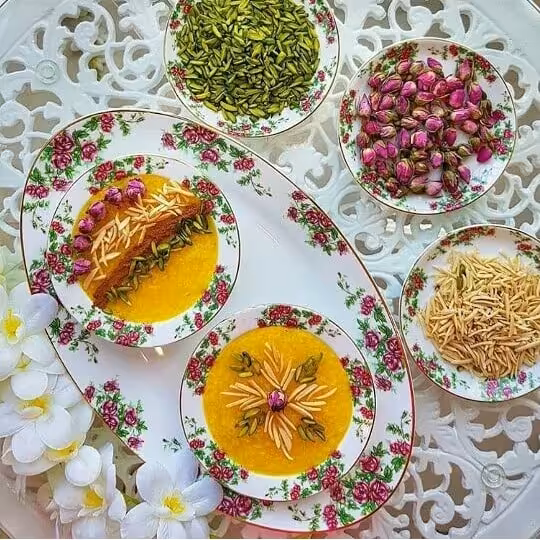 سرویس 102 پارچه 12 نفره کامل چینی زرین ایران طرح بیدگل