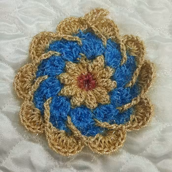 اسکاچ بافتنی طرح گل پیچ  بافته شده از نخ رز 