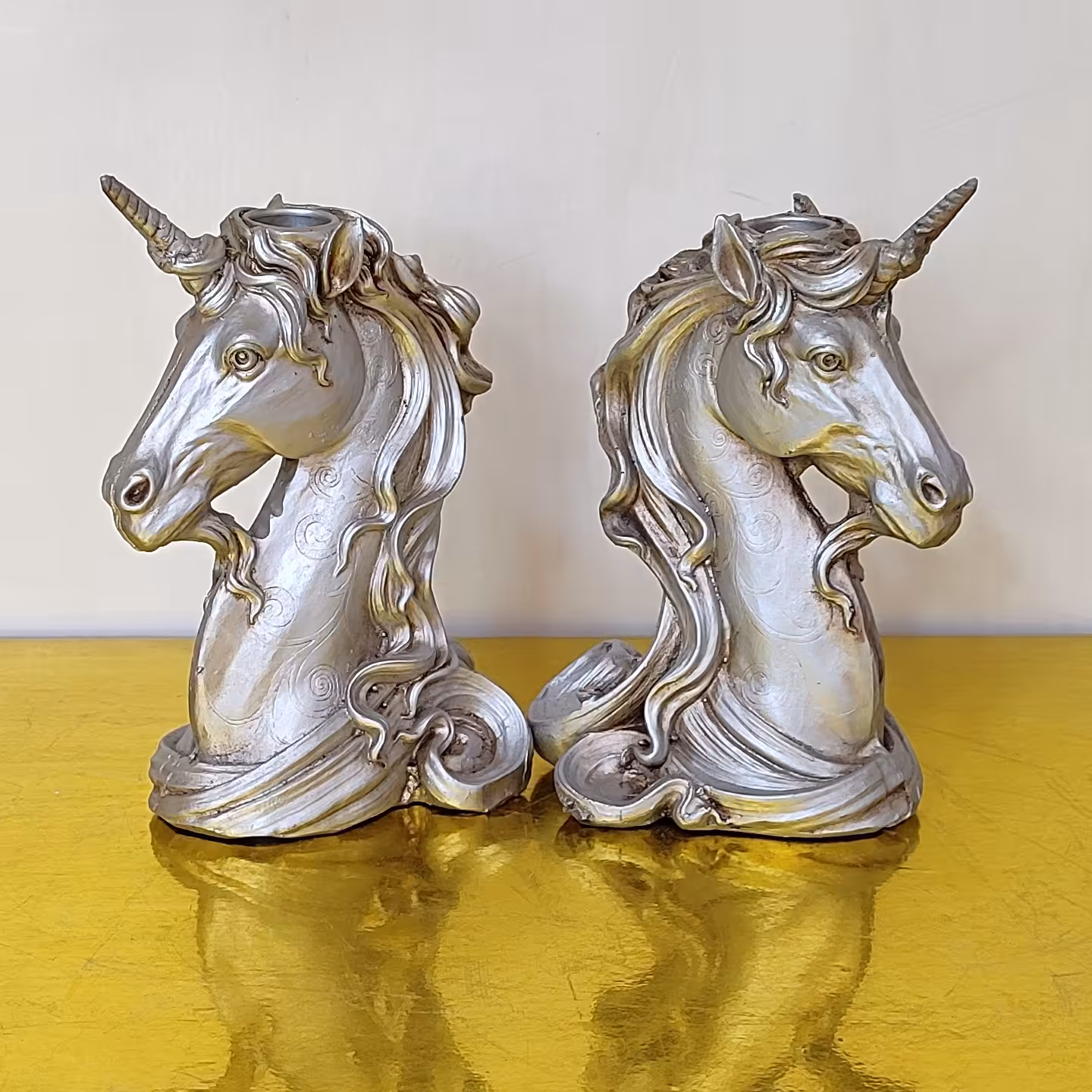 مجسمه ی پلی استر اسب شاخدار شمدان