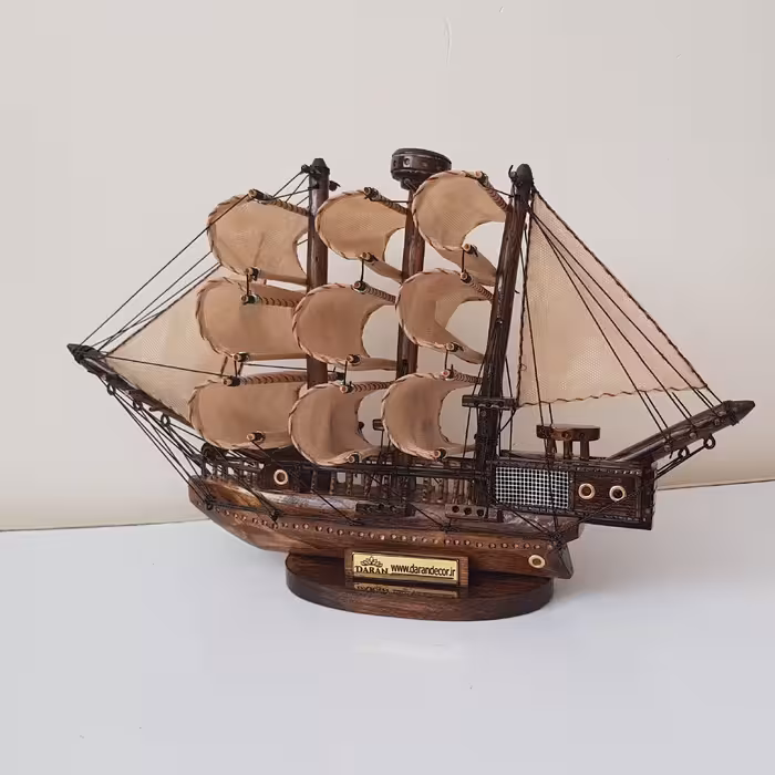 ماکت کشتی چوبی بادبانی کلکسیونی دستساز  سایز متوسط (پس کرایه)