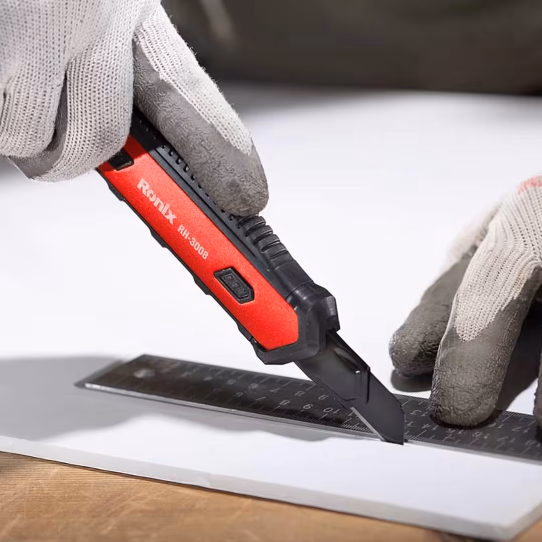 کاتر 18 میلی متری Alpha مدل RH-3008 رونیکس