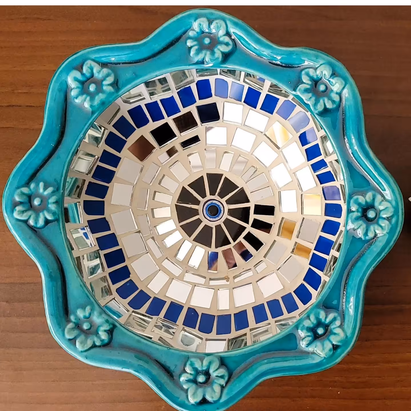 حوض ماهی معرق آینه و شیشه