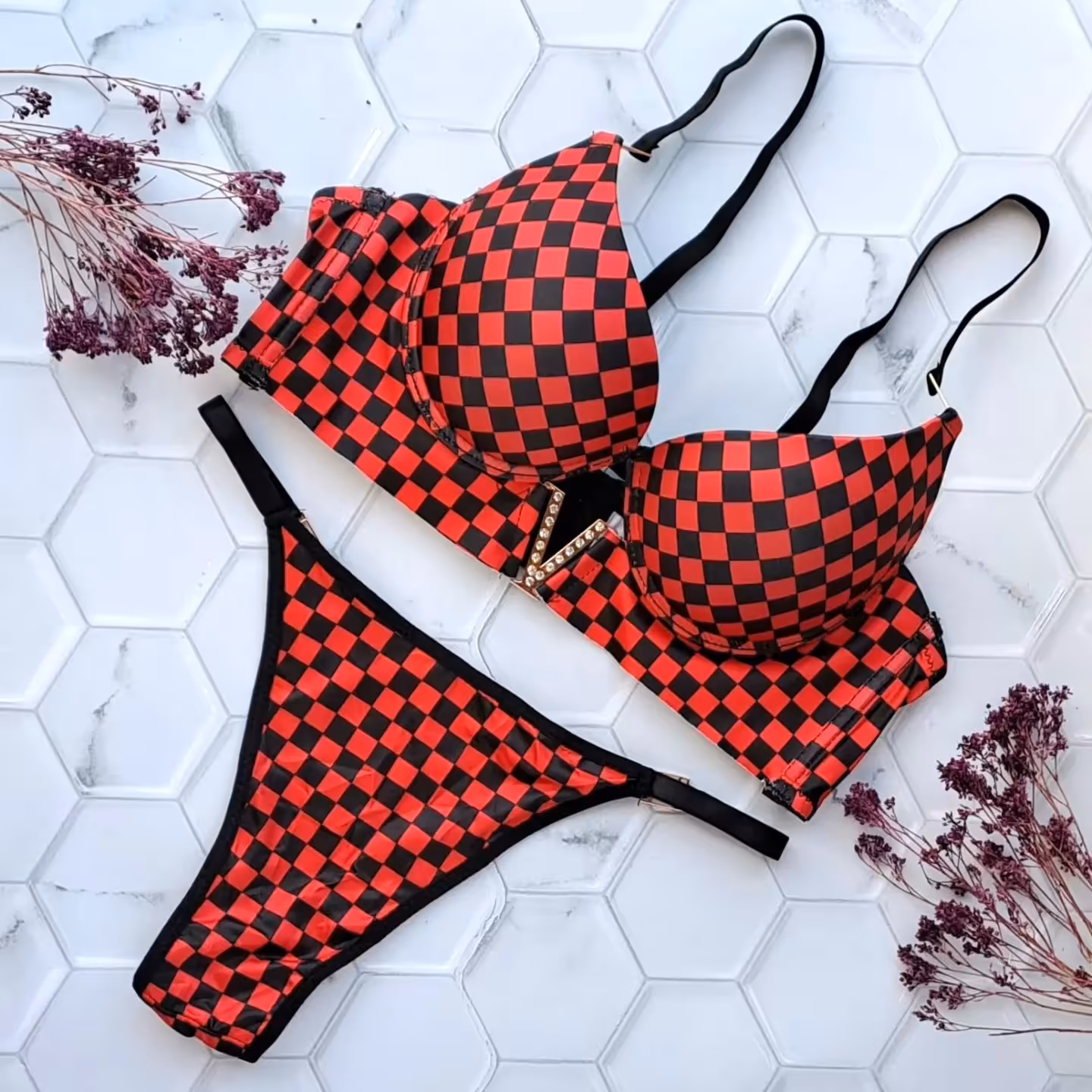 ست شطرنجی  وارداتی در دو رنگ قرمز و مشکی  دارای 4 سایز 80 .85 .90. 95 