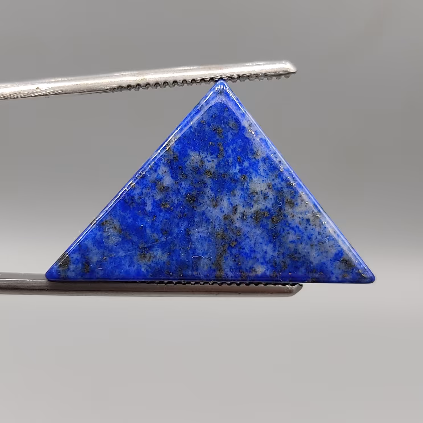 لاجورد اصل افغان پیریت دار با تراش مثلثی کلکسیونی 