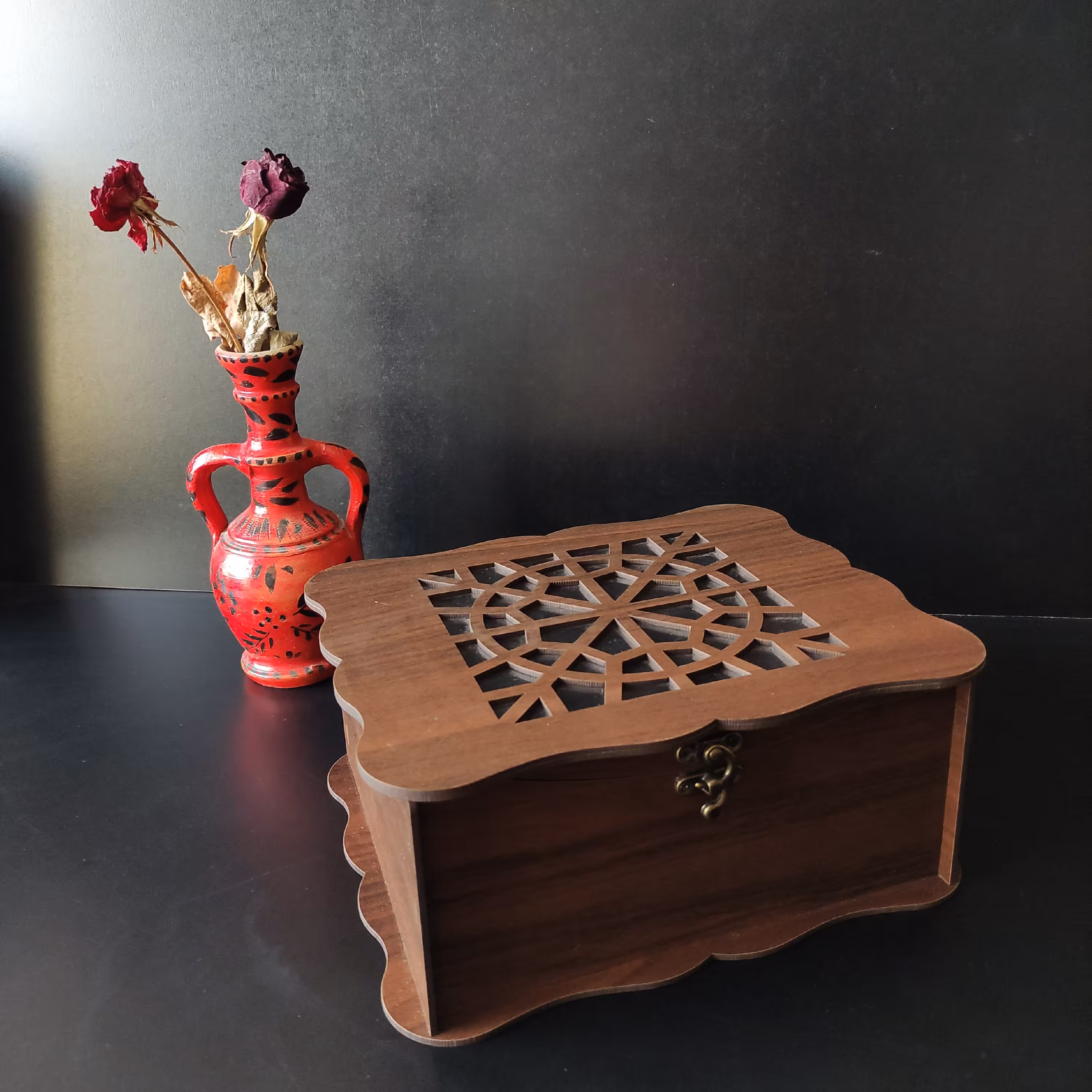 جعبه کادو درب طلق دار قهوه ای تیره