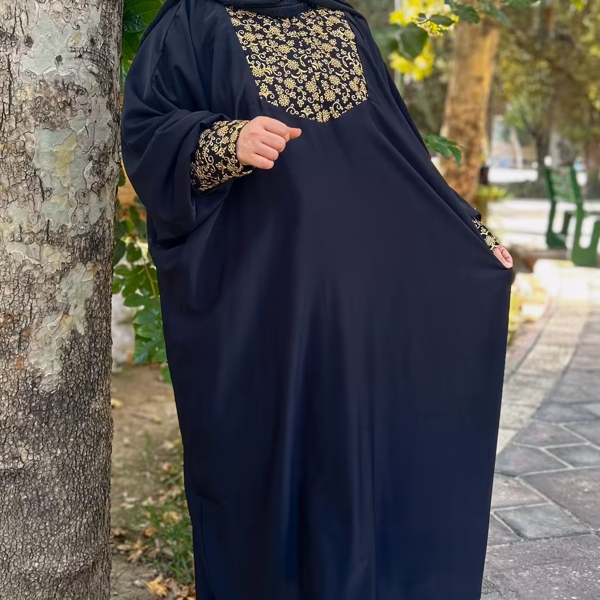 عبا مشکی آزاد و پوشیده