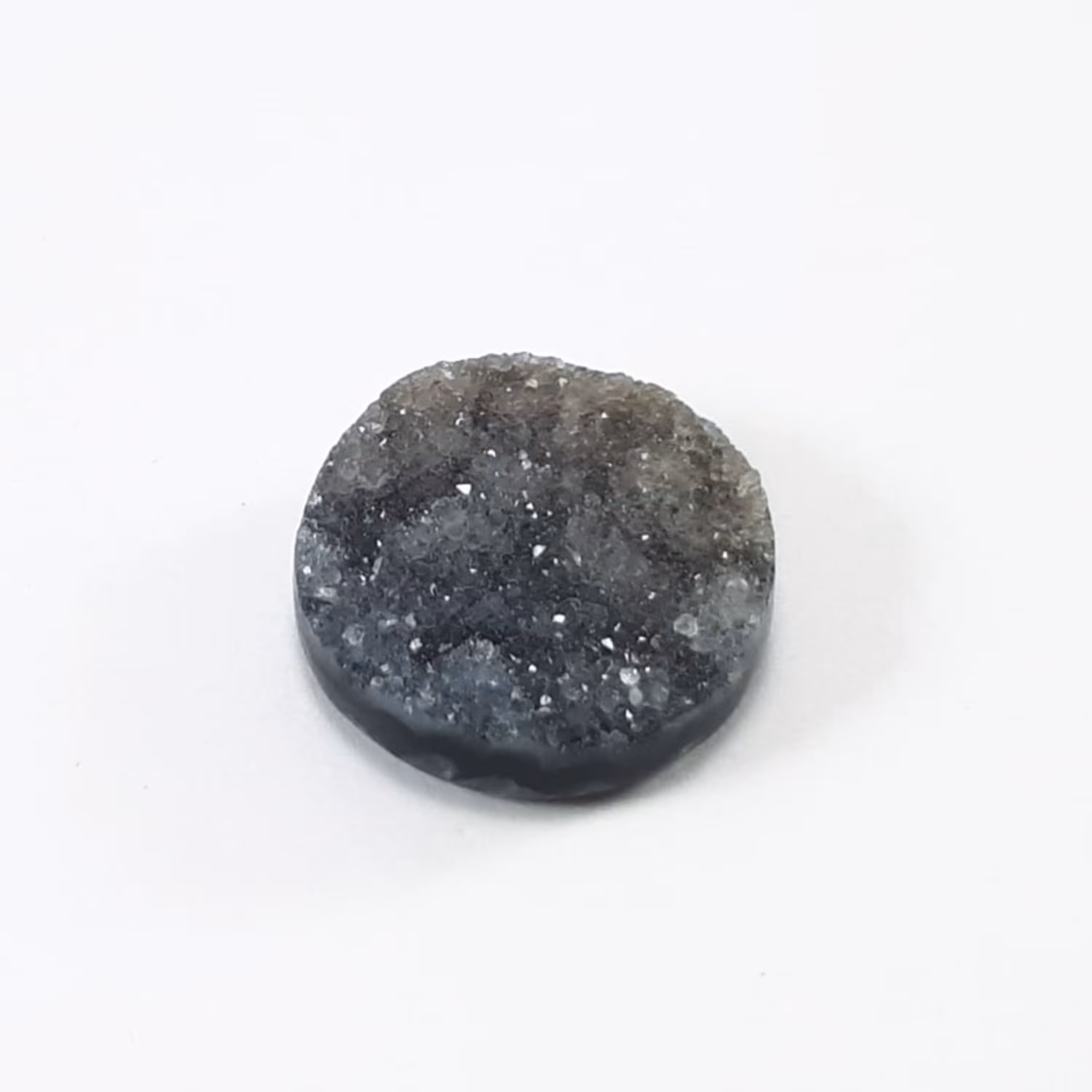 نگین ژئود عقیق سیاه همراه با کریستال کوارتز درخشان کدY 6852