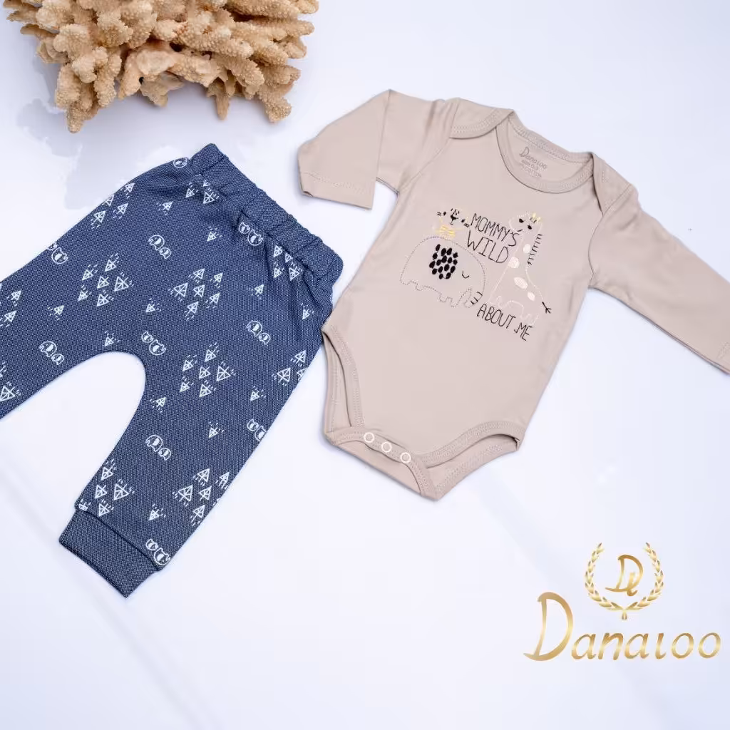 سیسمونی ست دو تیکه نوزادی  دانالو danaloo لباس نوزادی 2 تیکه دانالو