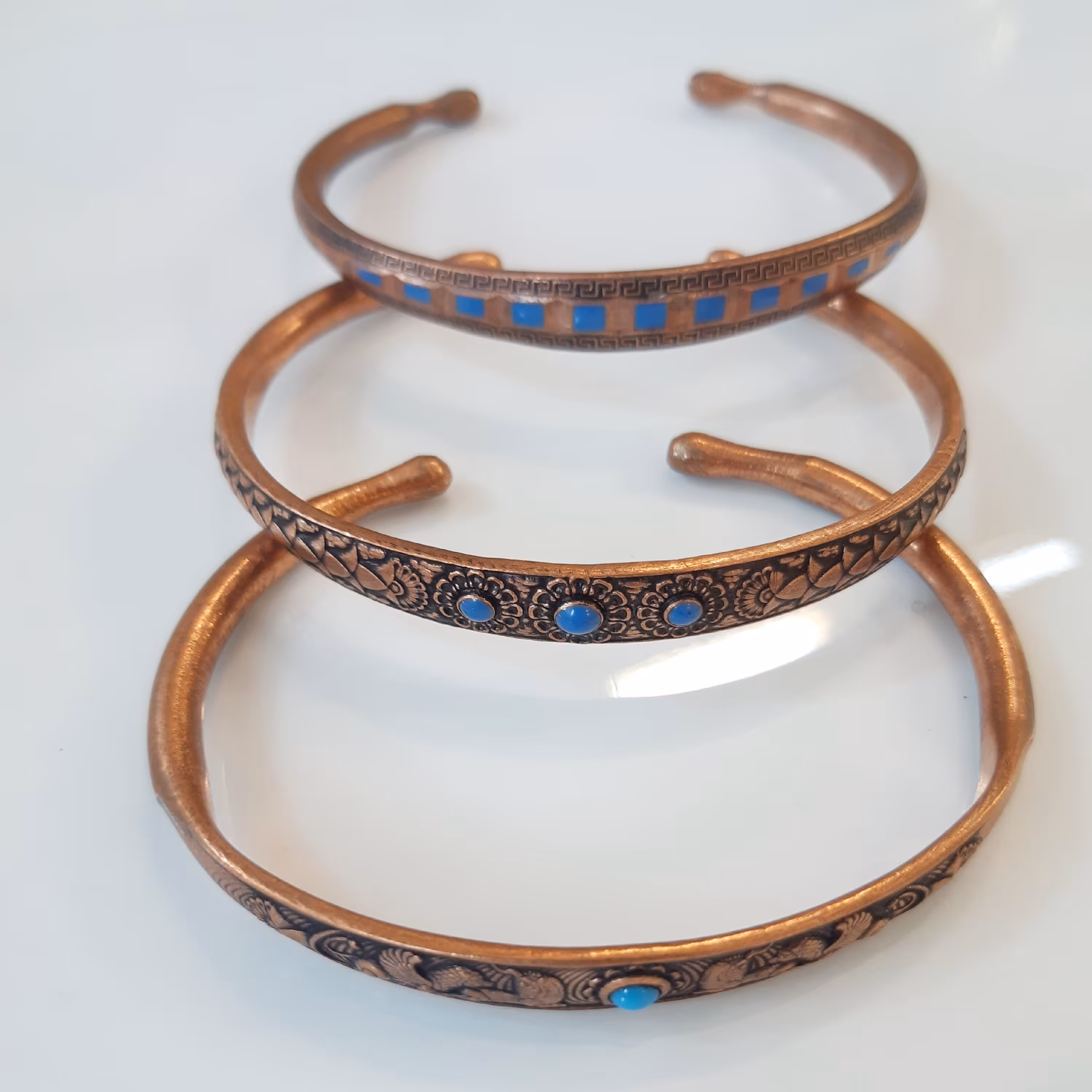 دستبند نگین دار مسی