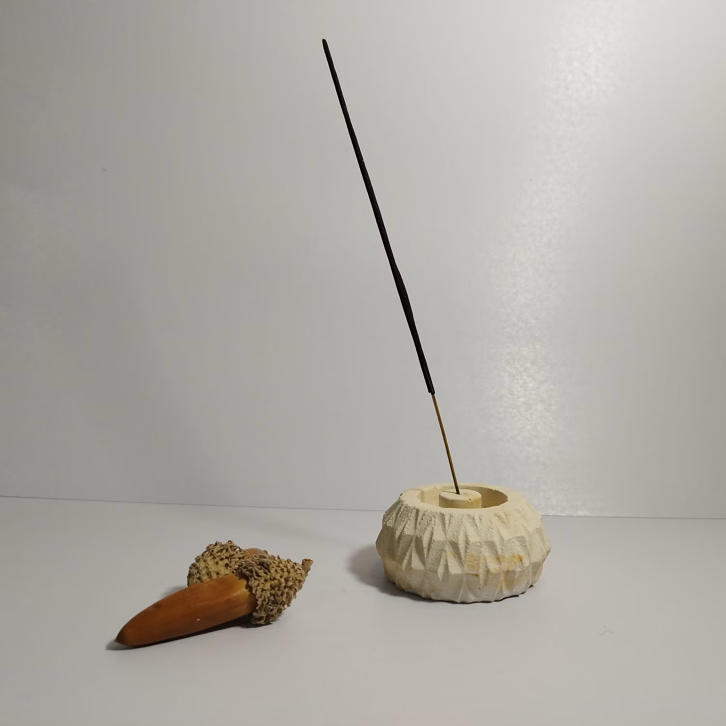 جا عودی سنگی و  در تنوع رنگ ها قابل اجرا هست 