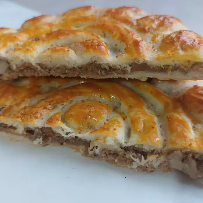 کلوچه فومن دونه ای30 تبا مغزی گردو و شکر قهوه ای