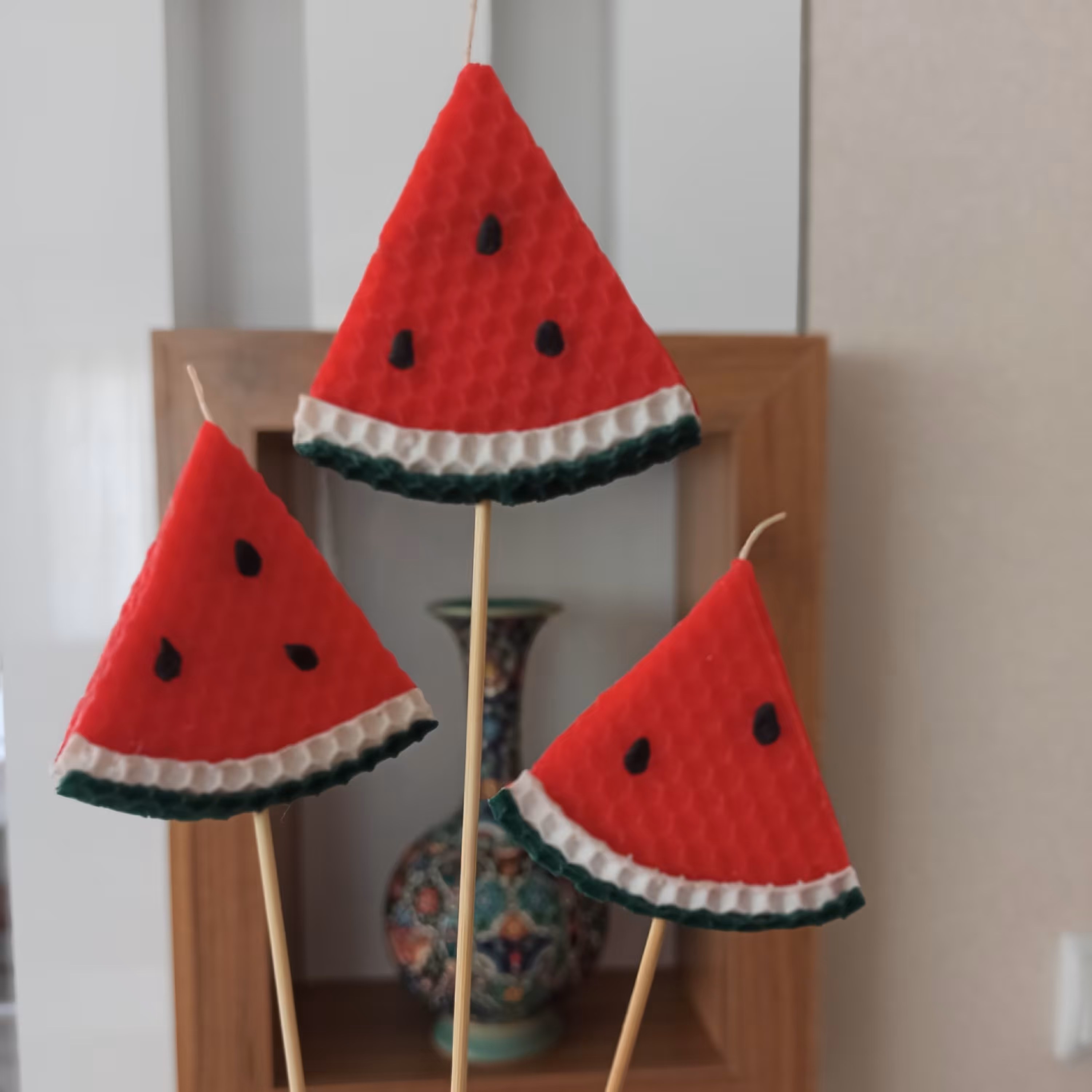 شمع  موم عسل مدل هندوانه مخصوص شب یلدا 