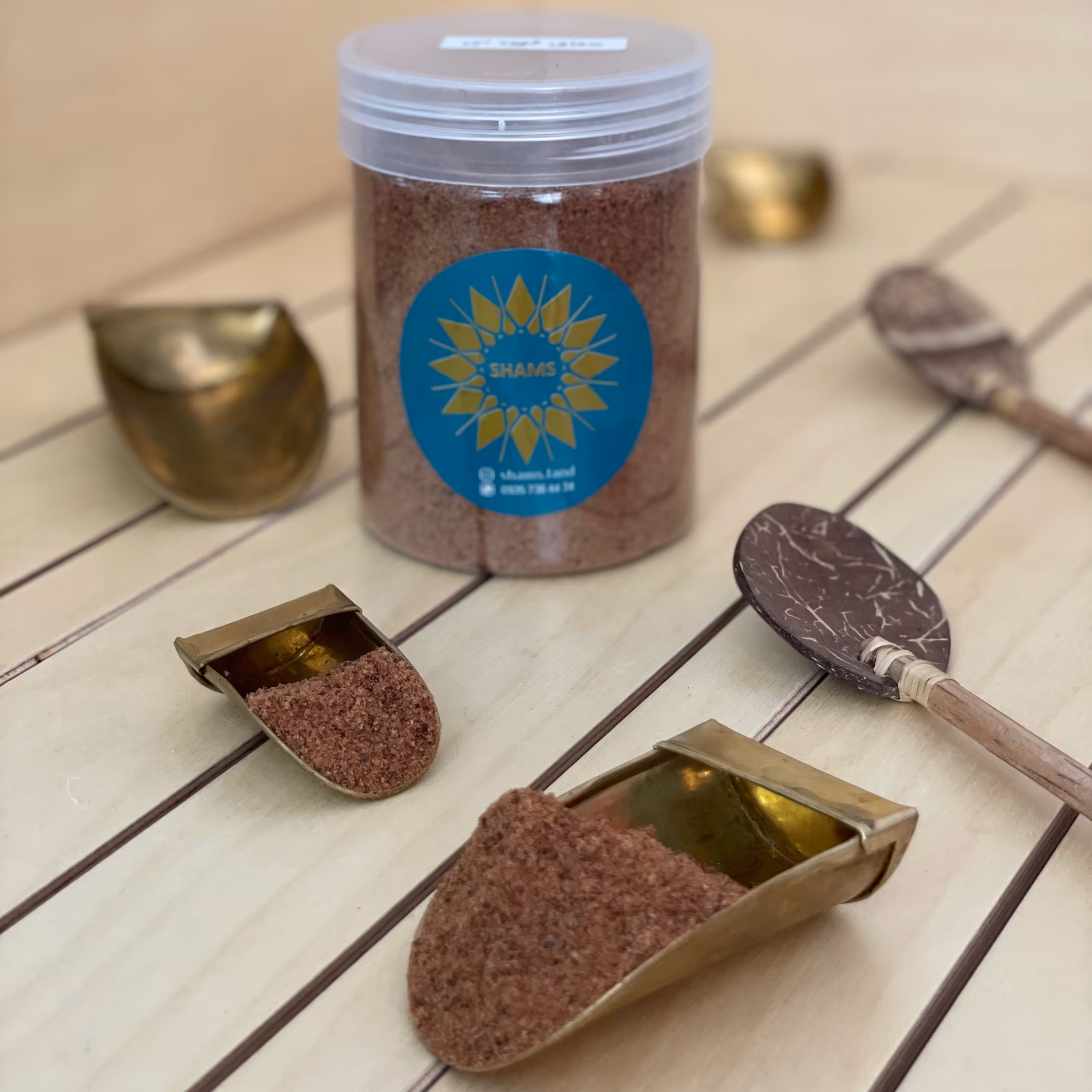 سماق قهوه ای درجه یک 200 گرم بسته بندی شده در پت پلاستیکی لوکس