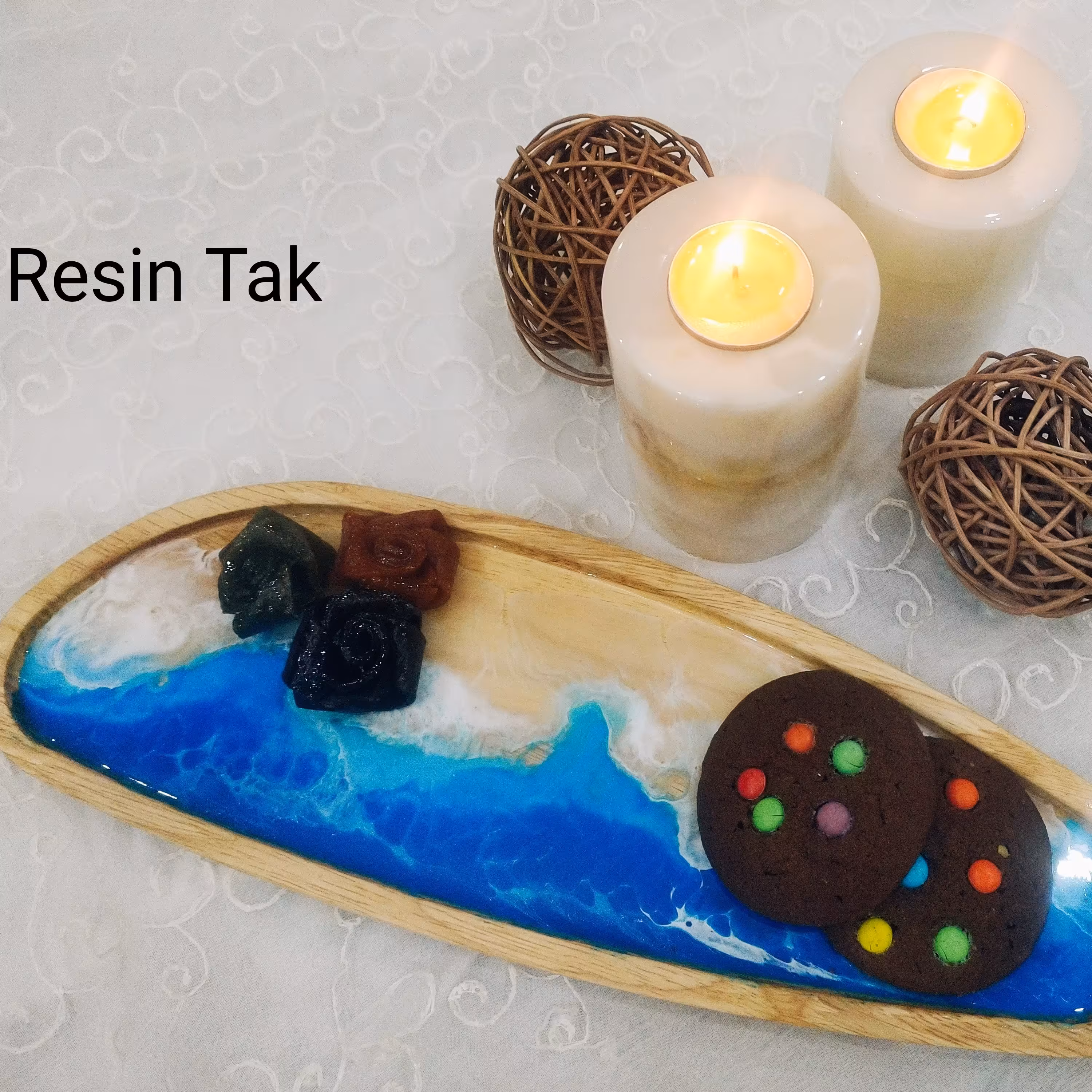 سینی یا استند رزینی دفرمه طرح دریا،تهیه شده از چوب راش ضد اب