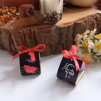 گیفت مثلثی شکلات یلدایی