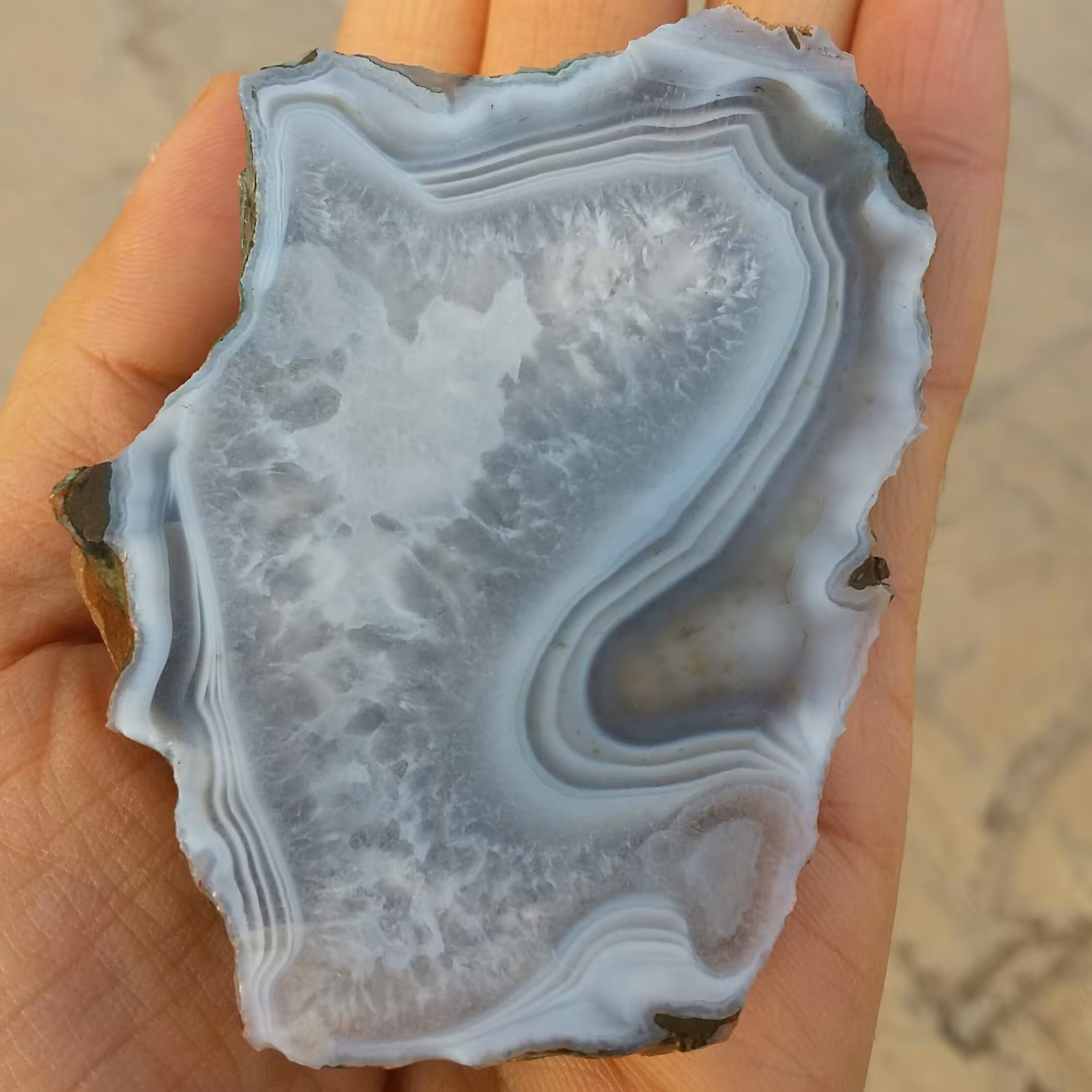 اسلایس سنگ راف عقیق سلیمانی 3 بعدی  محشر 100 در 100 طبیعی شاهکار خلقت دیدنی
با قابلیت ساخت چند نگین خارق العاده کد 6743