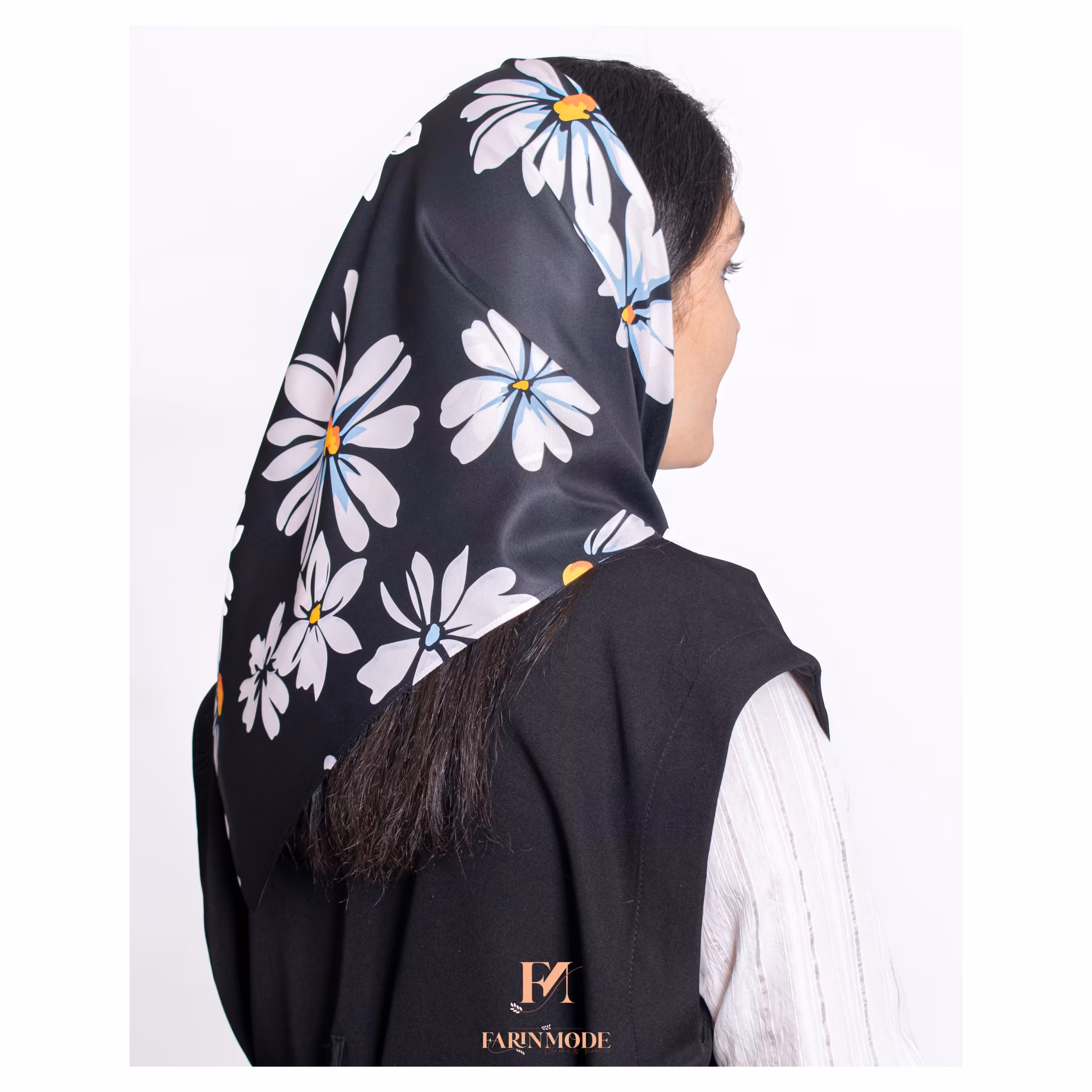 روسری ابریشم توییل سایز کوچک ابعاد 70در70 سانتیمتر 9051