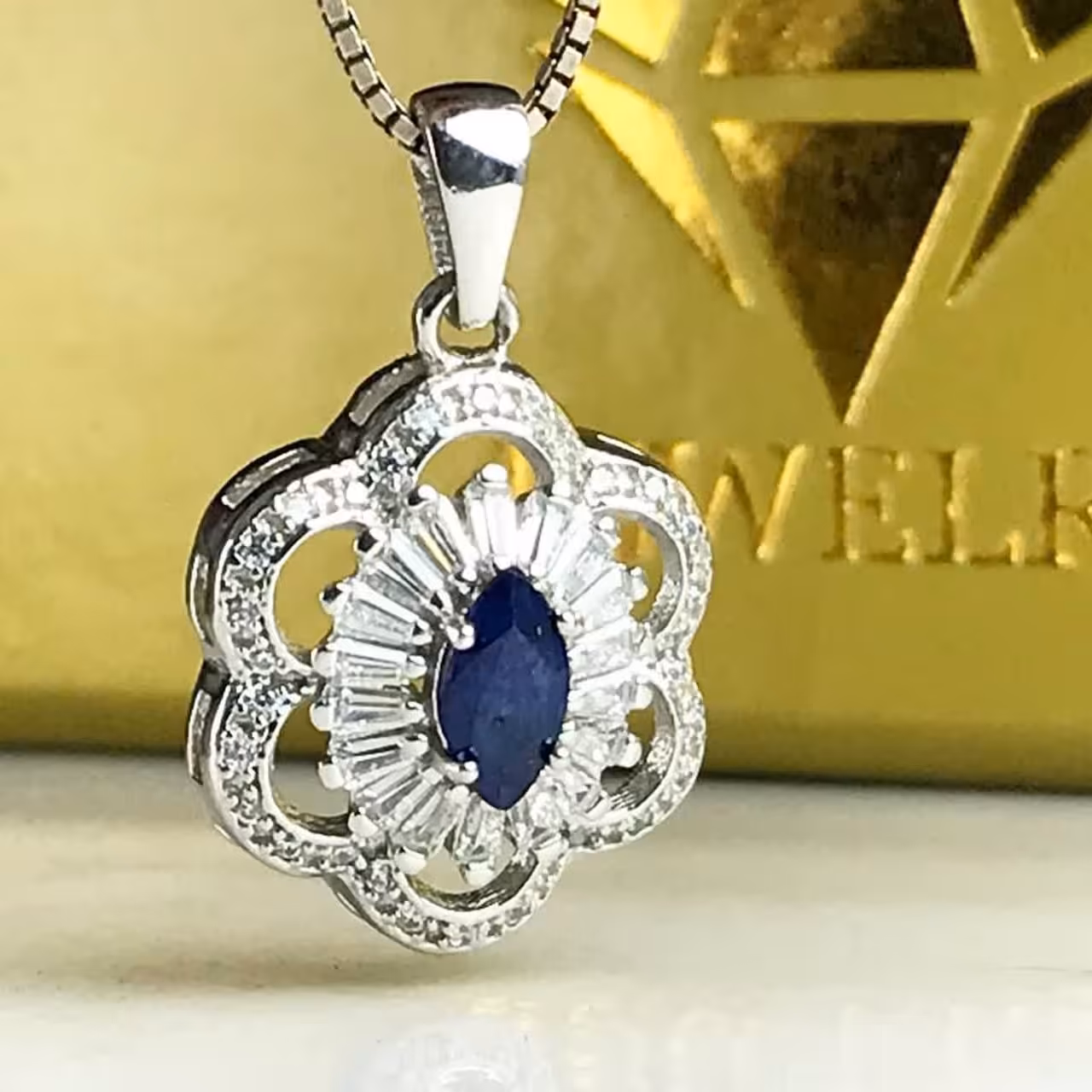 گردنبند توگردنی یاقوت کبود اصلی
عیار نقره 925ارسال رایگان