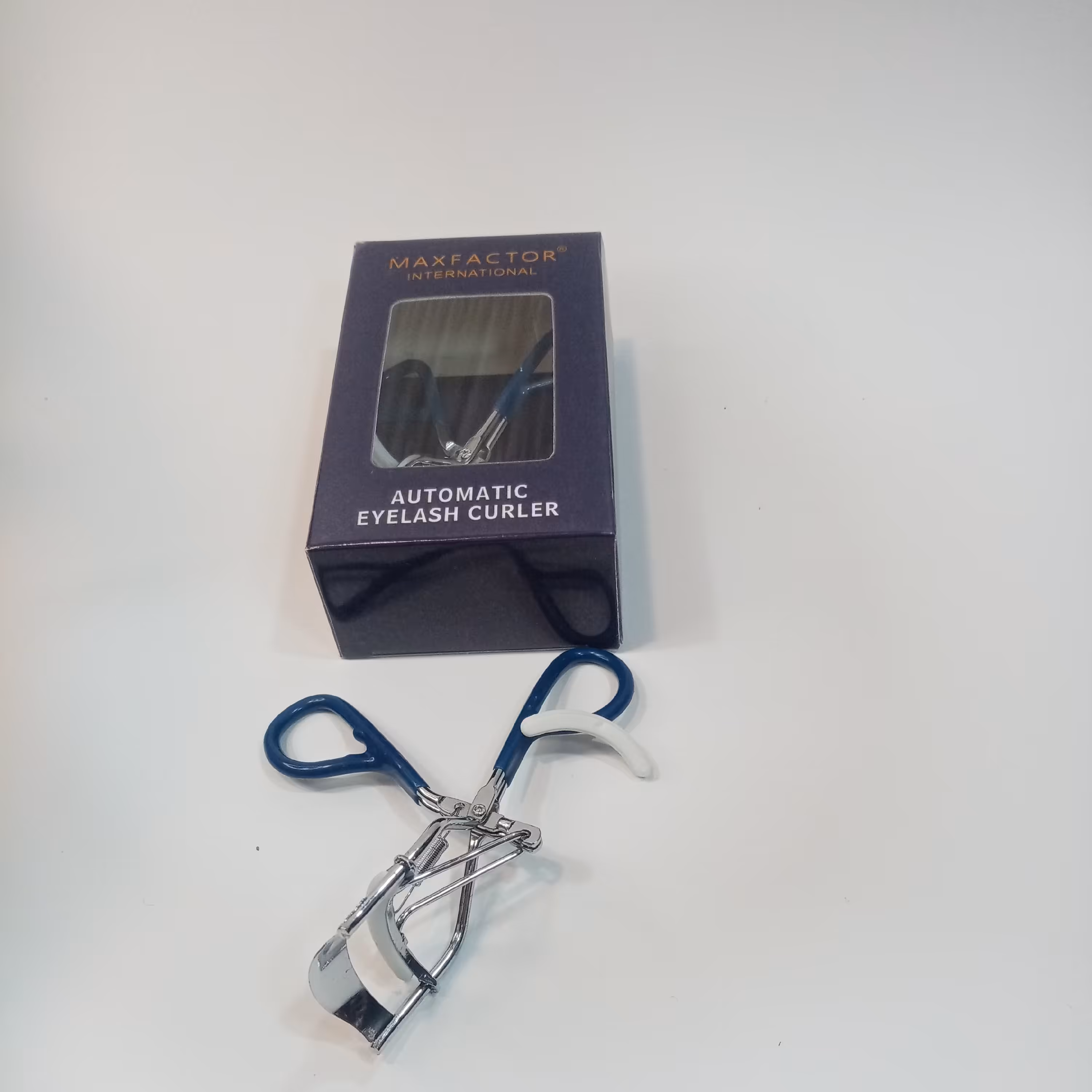 فرمژه حال دهی مژه فر مژه