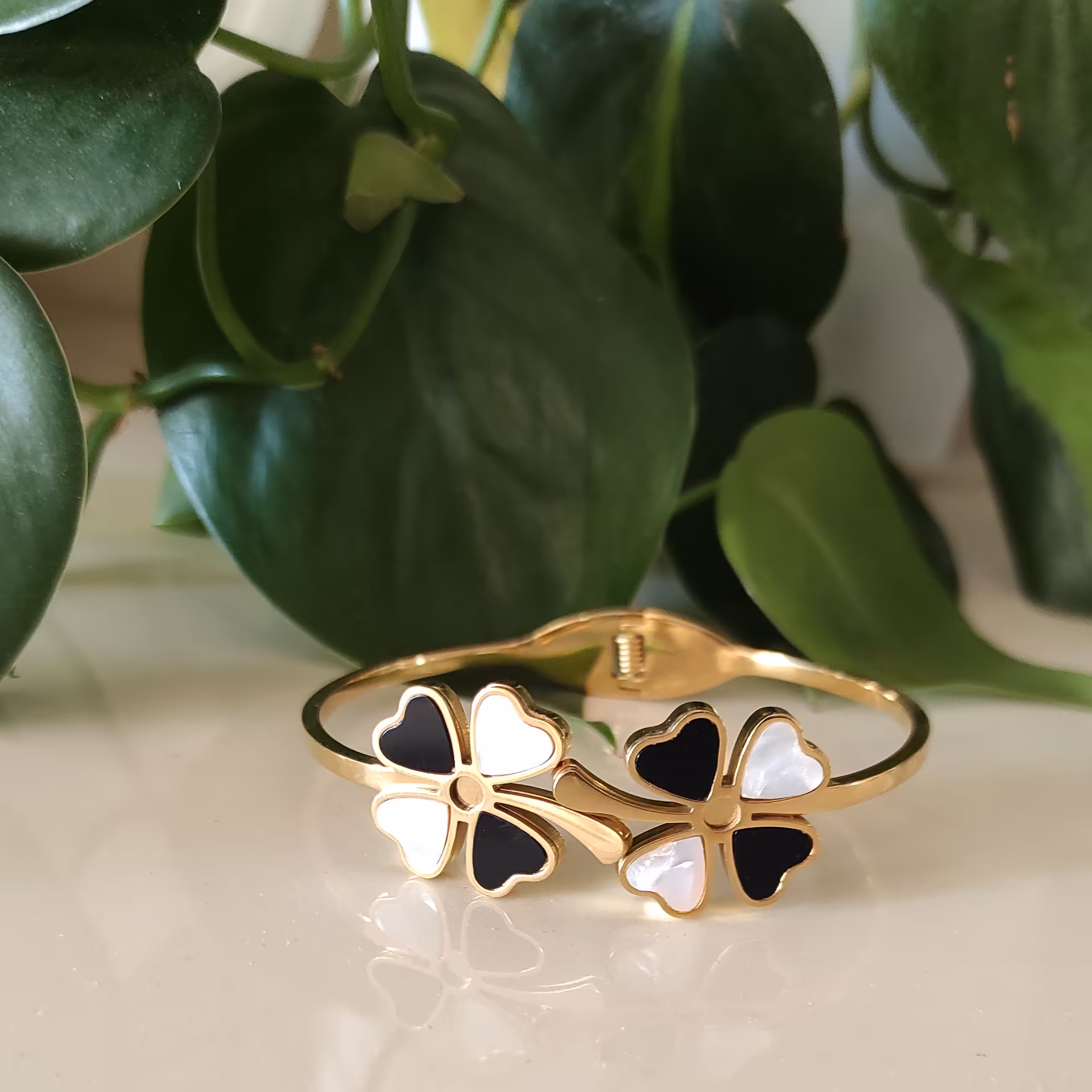 بنگل استیل زنانه و دخترانه شیک و خاص