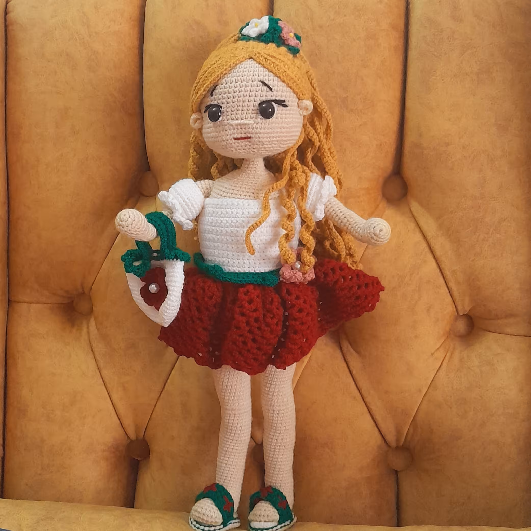 عروسک لیا، با کاموای درجه یک، رنگ بندی محصول به دلخواه شما