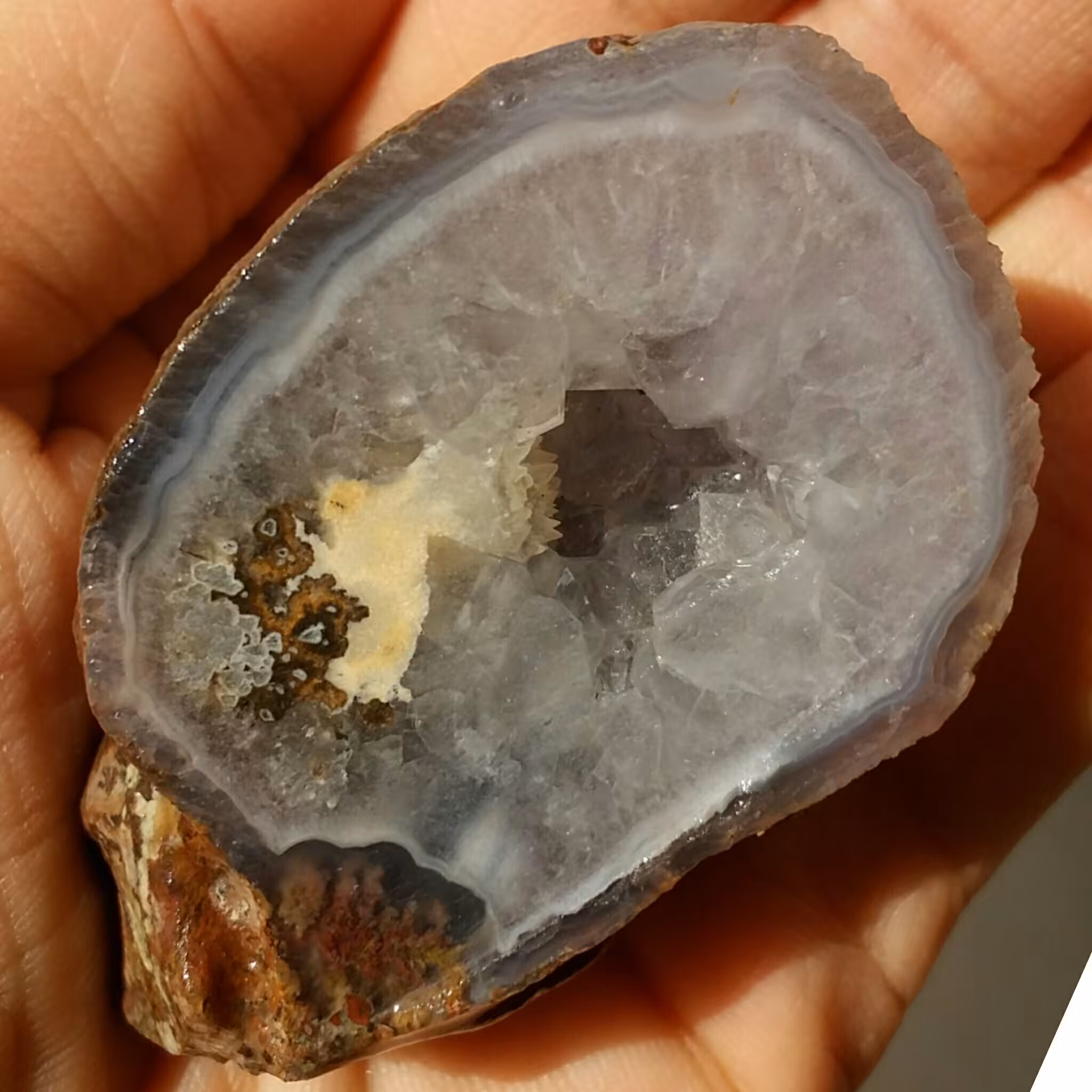 اسلایس سنگ راف توپی آمتیس به همراه شجر شکوفه 7رنگ بسیار زیبا دیدنی کاملا طبیعی