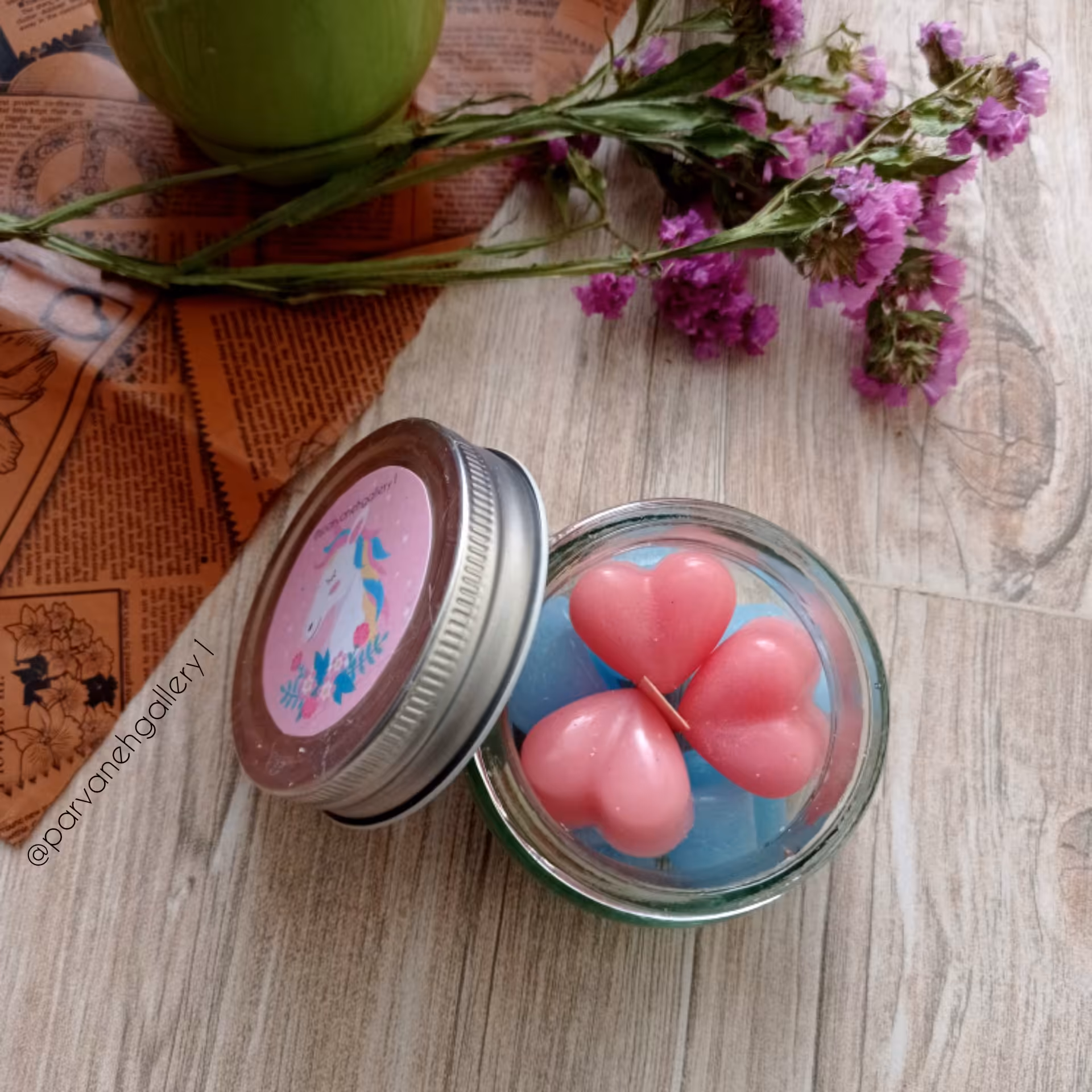 شمع معطر شیشه ای با فیتیله چوبی