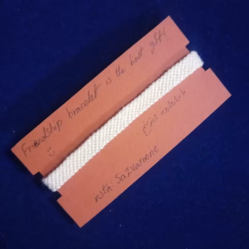 دستبند دوستی بافت مدل تک رنگ(رنگ سفید)