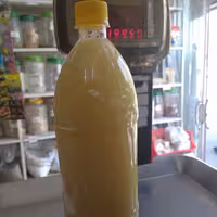 آبلیموی سنتی تهیه شده از لیموترش  تازه