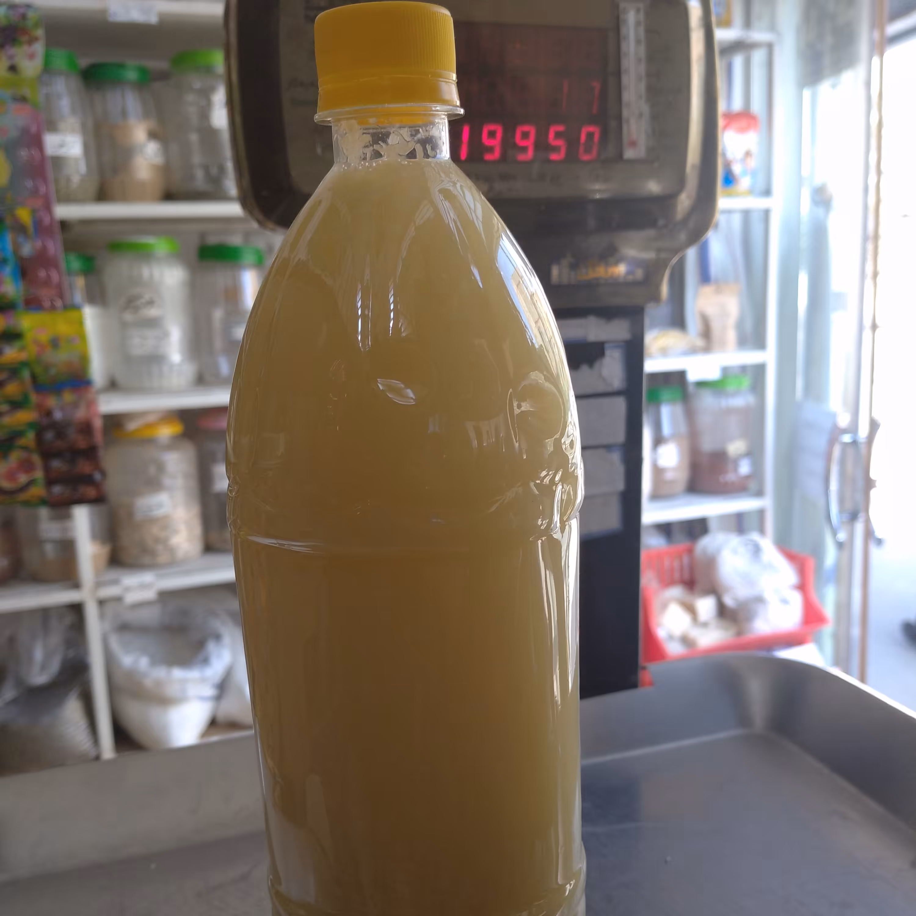 آبلیموی سنتی تهیه شده از لیموترش  تازه