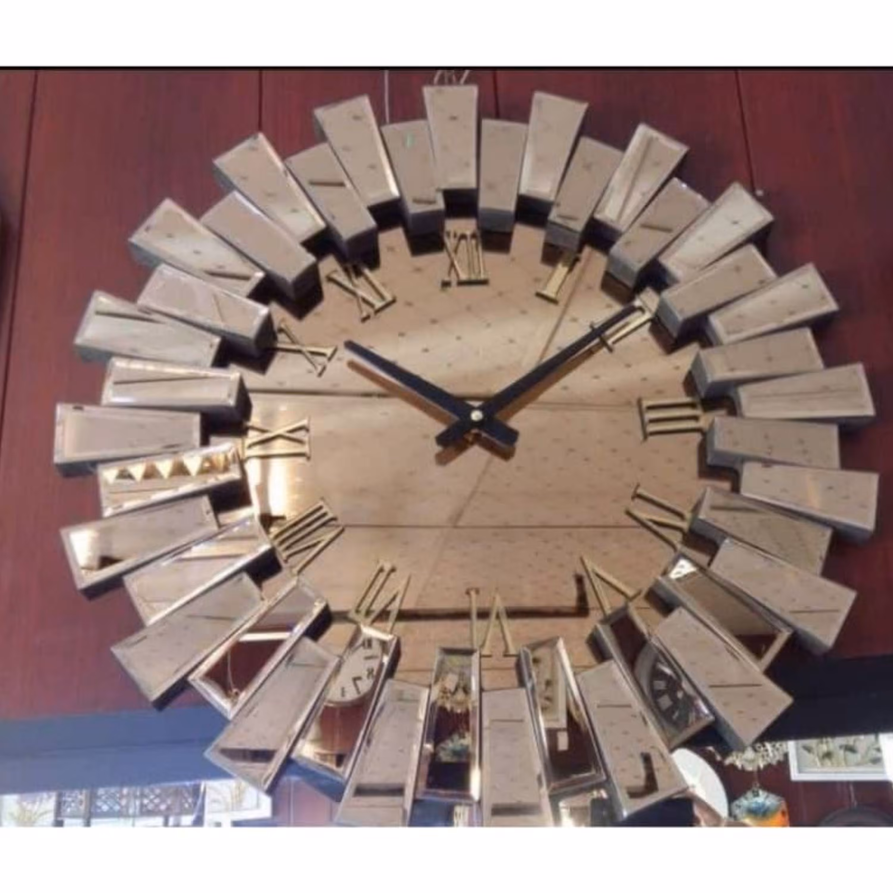 ساعت دیواری لوکس خوشیدی طلایی