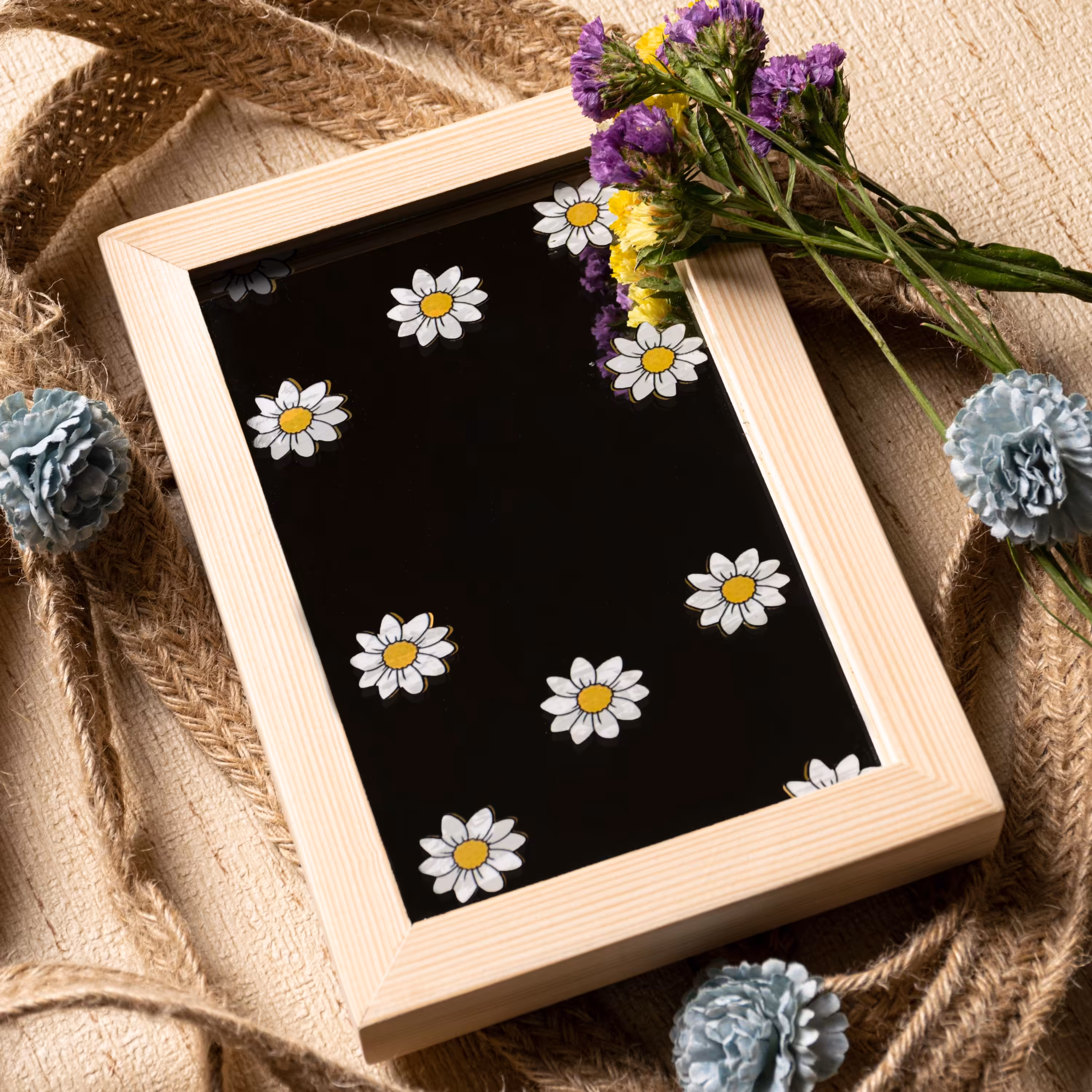 آینه آنتیک طرح بابونه با قاب چوبی آینه دکوراتیو