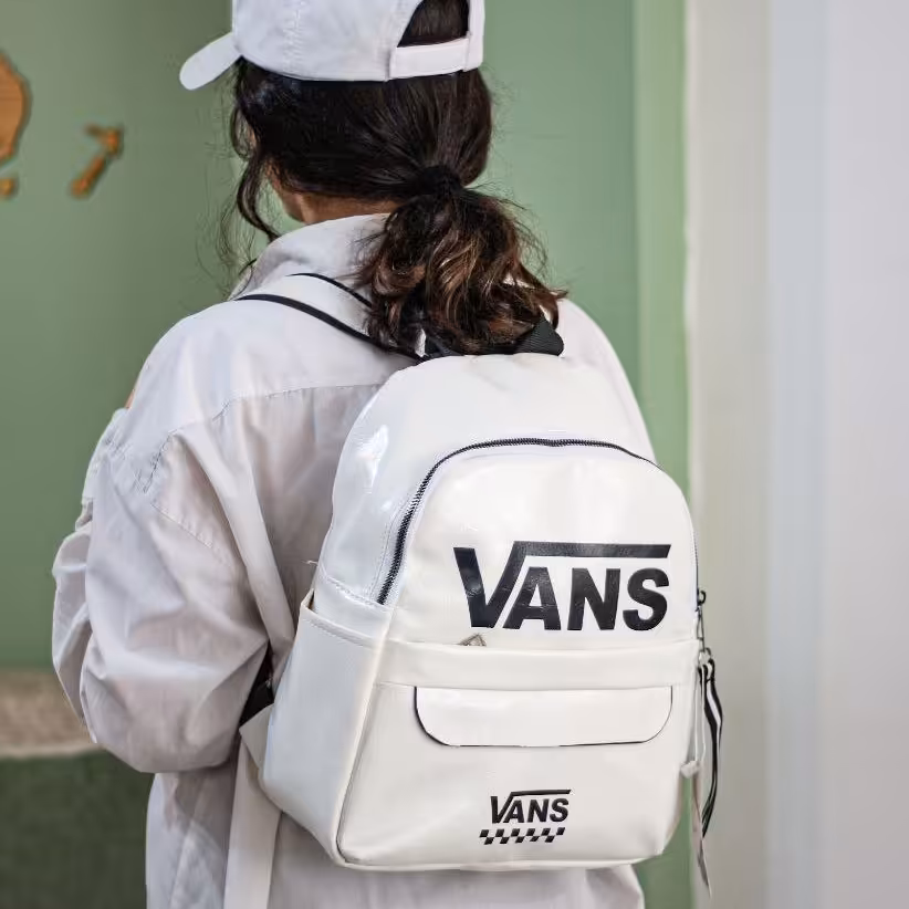 کوله شیک و زیبا براق vans 