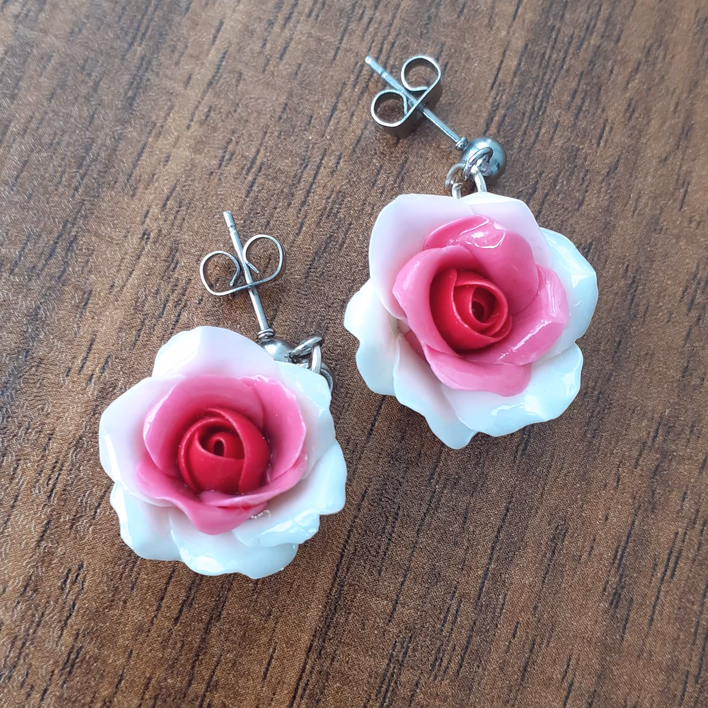 گوشواره گل رز صورتی