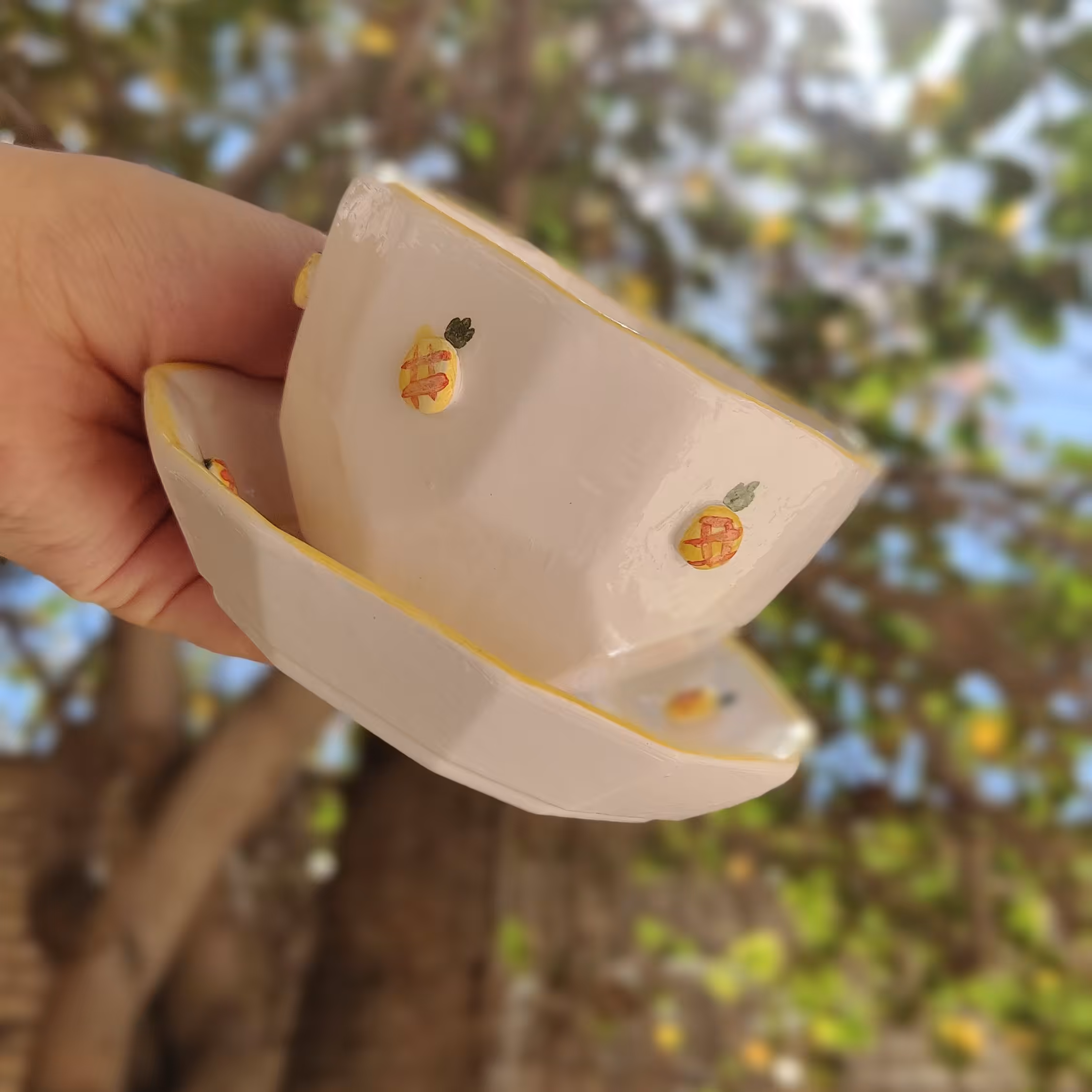 فنجون آناناس برجسته