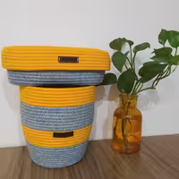 سطل و جادستمال کاغذی قیطان دو رنگ طوسی و زرد وضعیت موجود