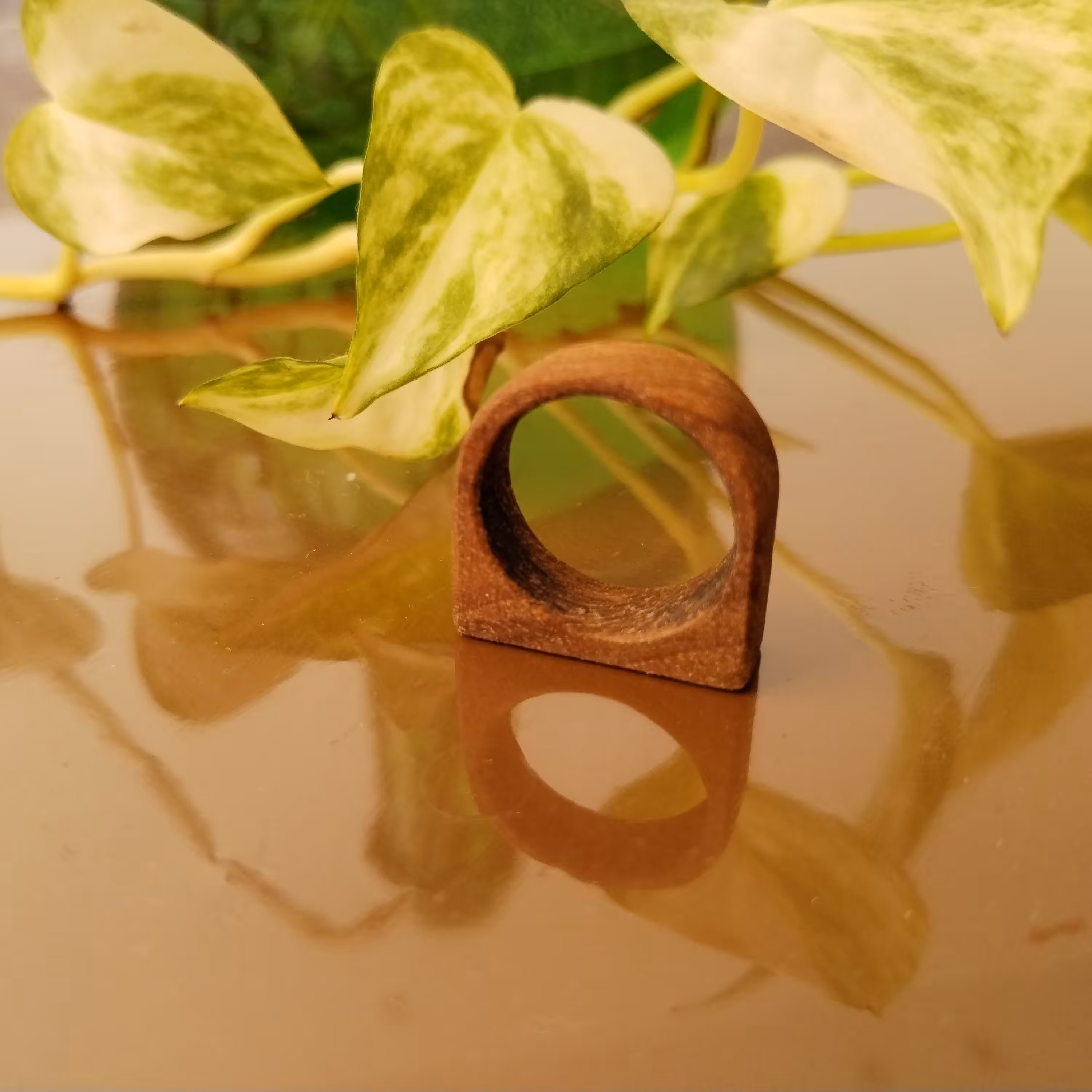 انگشتر چوبی   حلقه چوب ساخته شده با چوب گردو 05